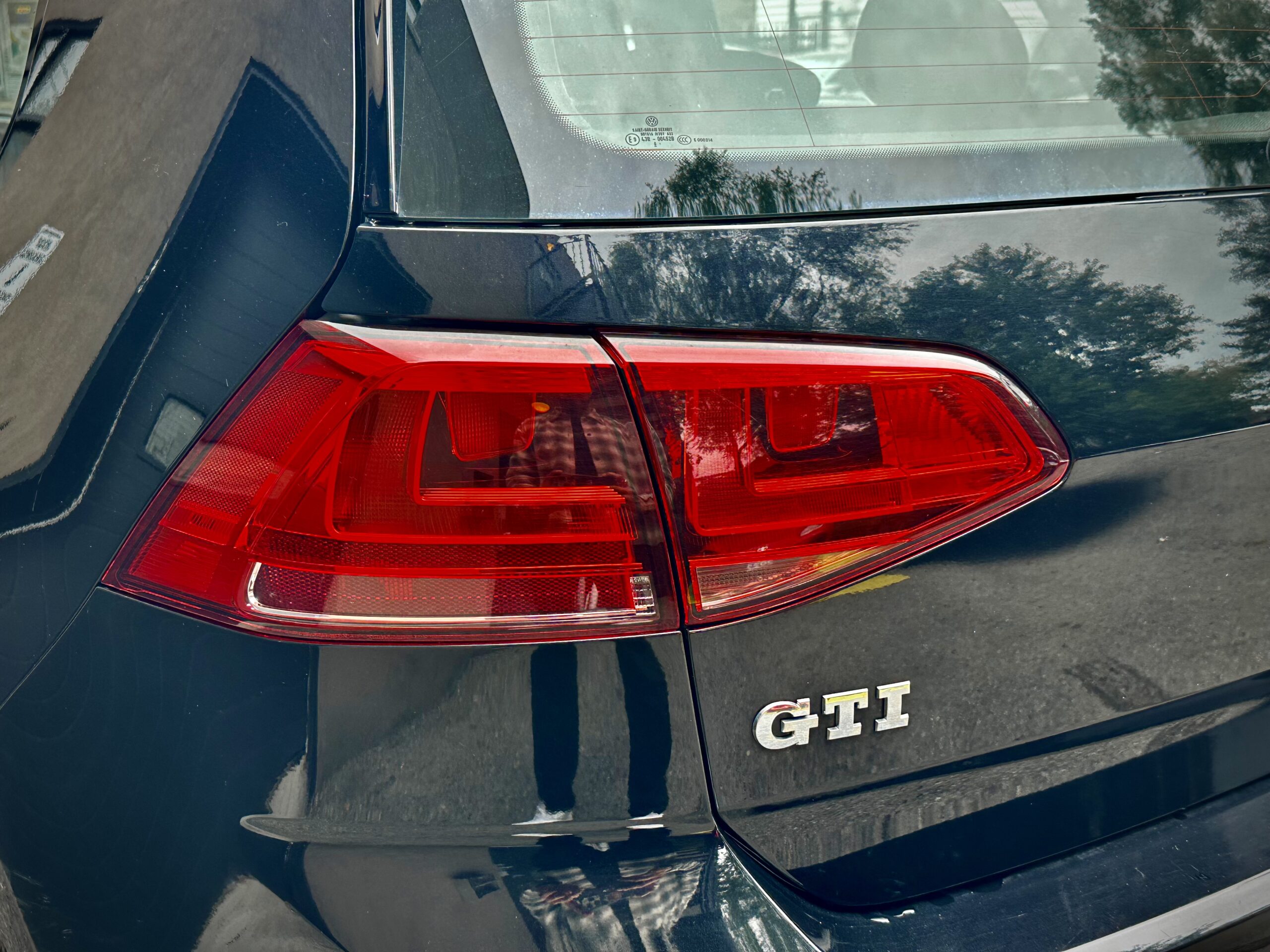 
								2017 Volkswagen Golf GTI full									