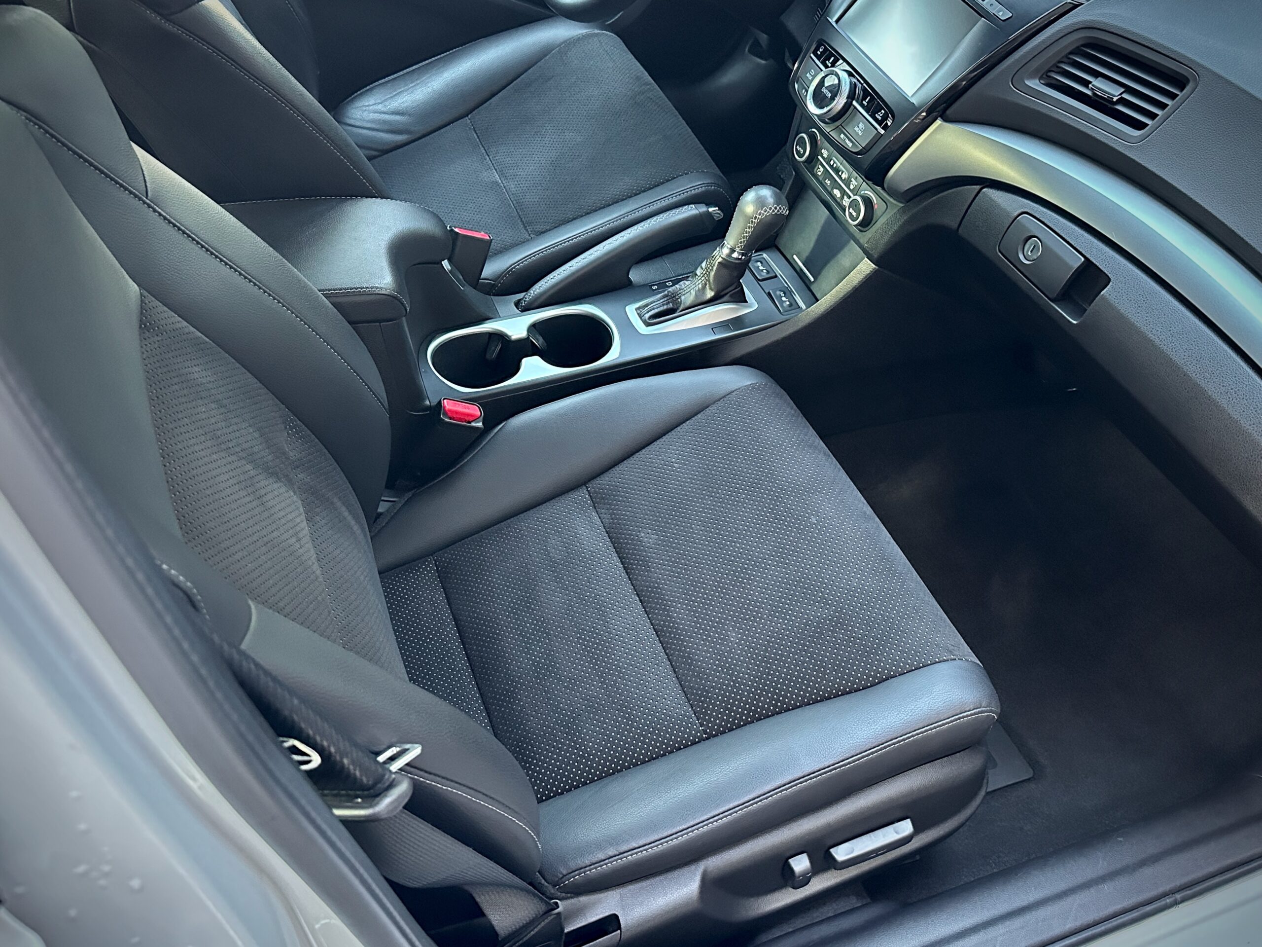 
								2017 Acura ILX Aspec full									