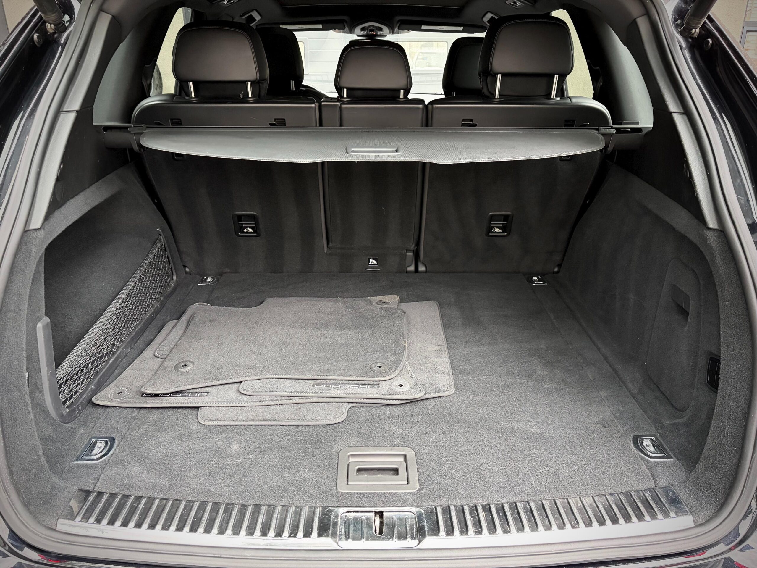 
								2018 Porsche Cayenne S full									