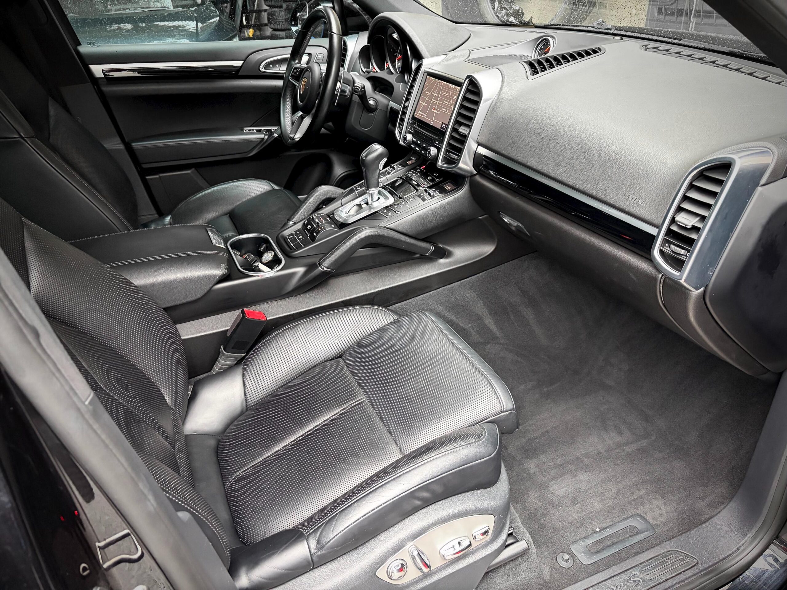 
								2018 Porsche Cayenne S full									