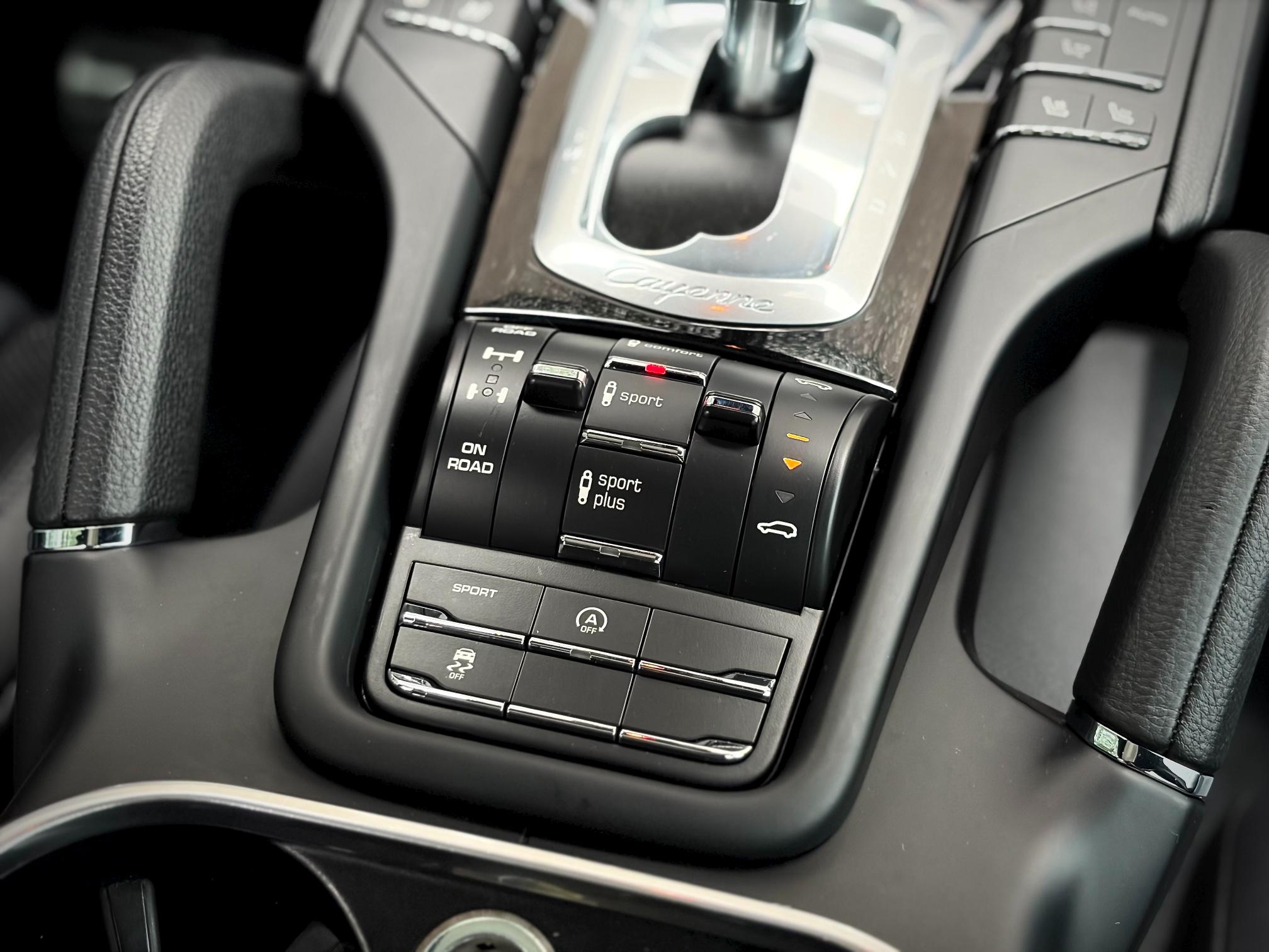 
								2018 Porsche Cayenne S full									