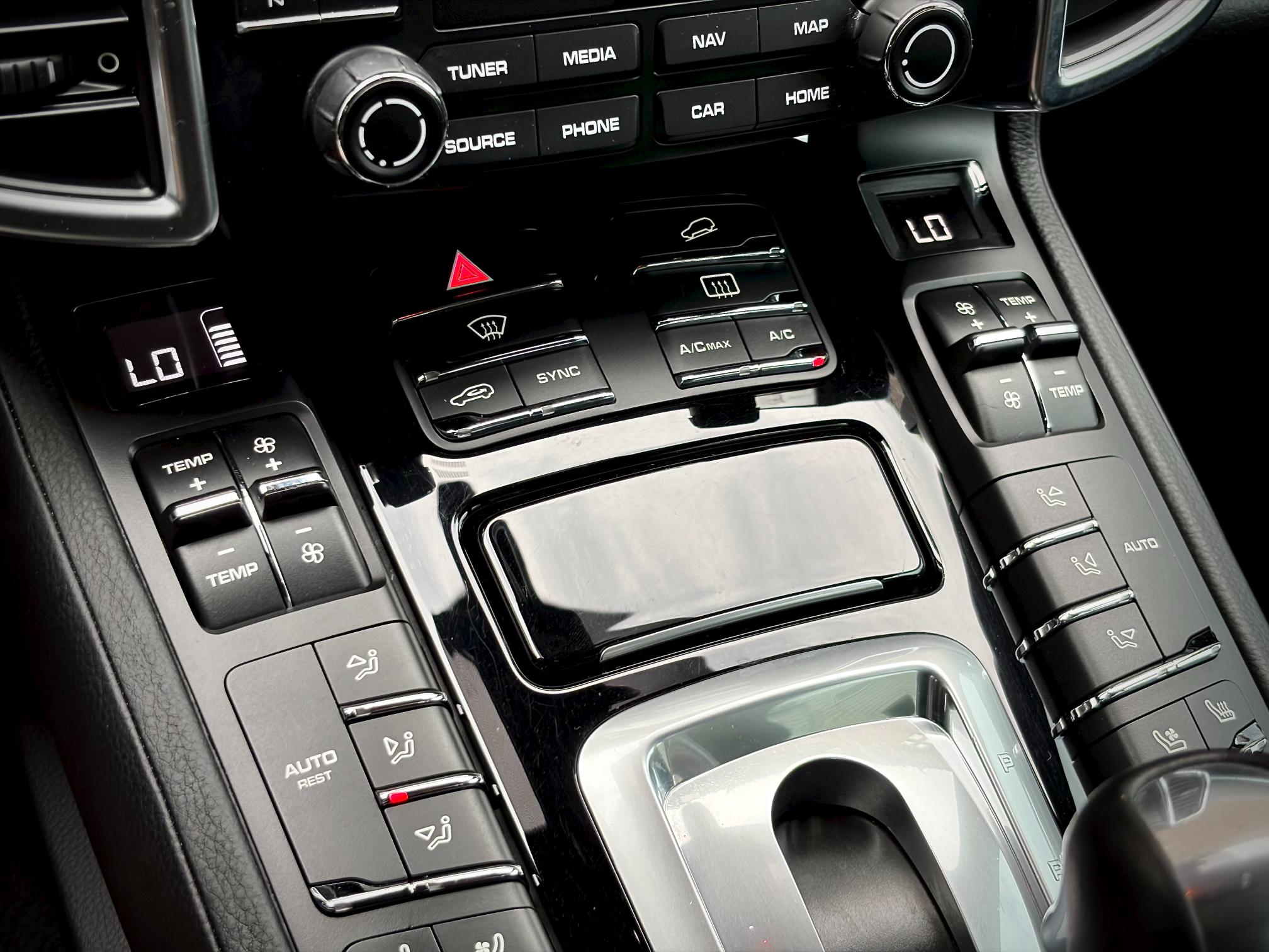 
								2018 Porsche Cayenne S full									
