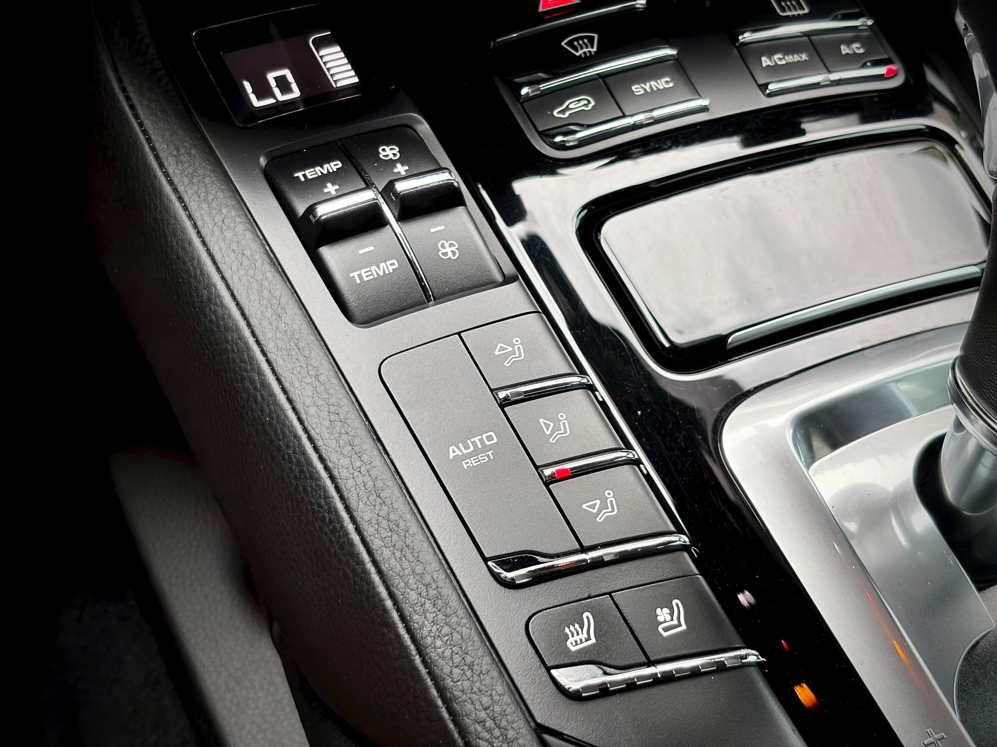 
								2018 Porsche Cayenne S full									