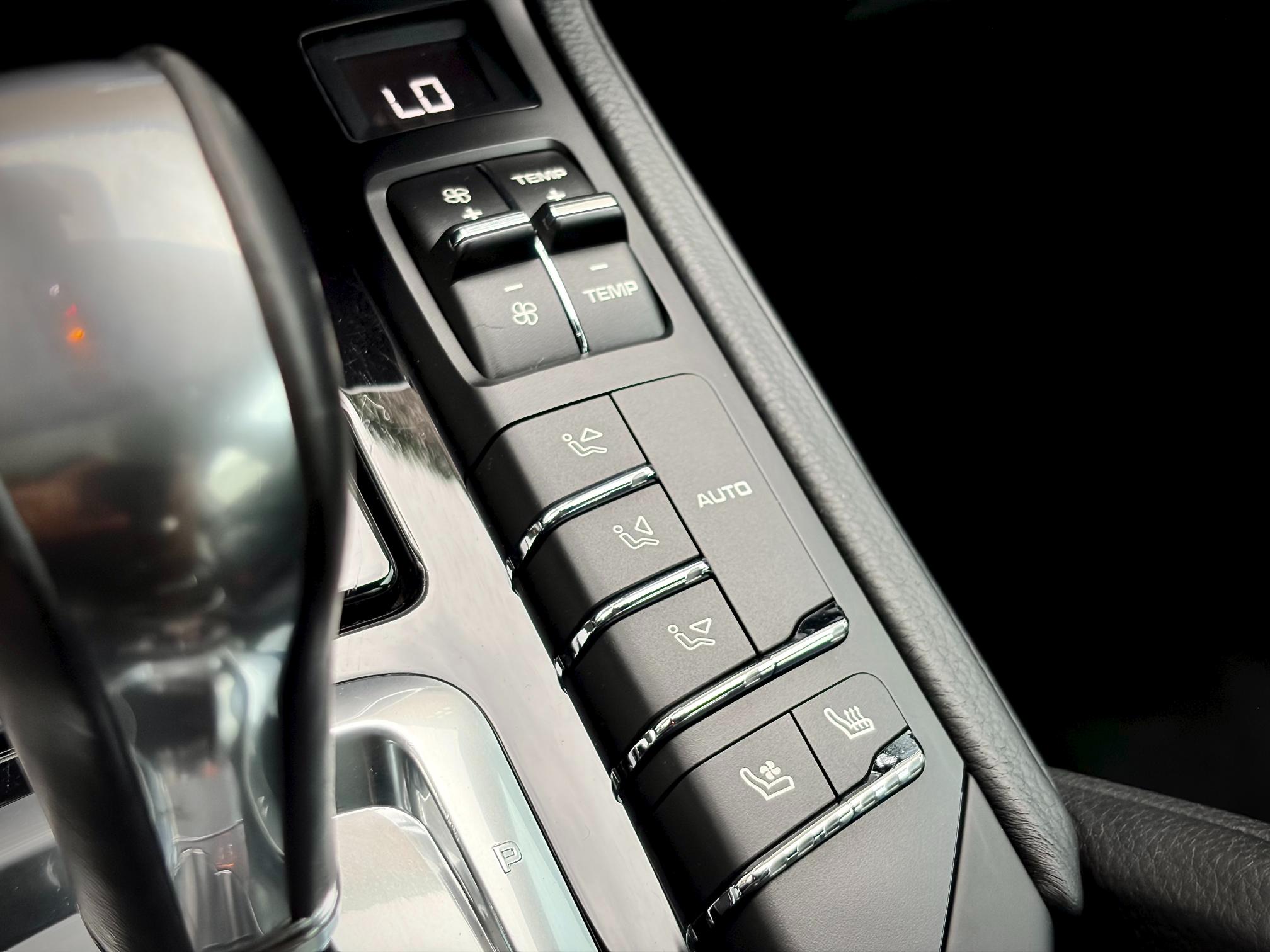 
								2018 Porsche Cayenne S full									