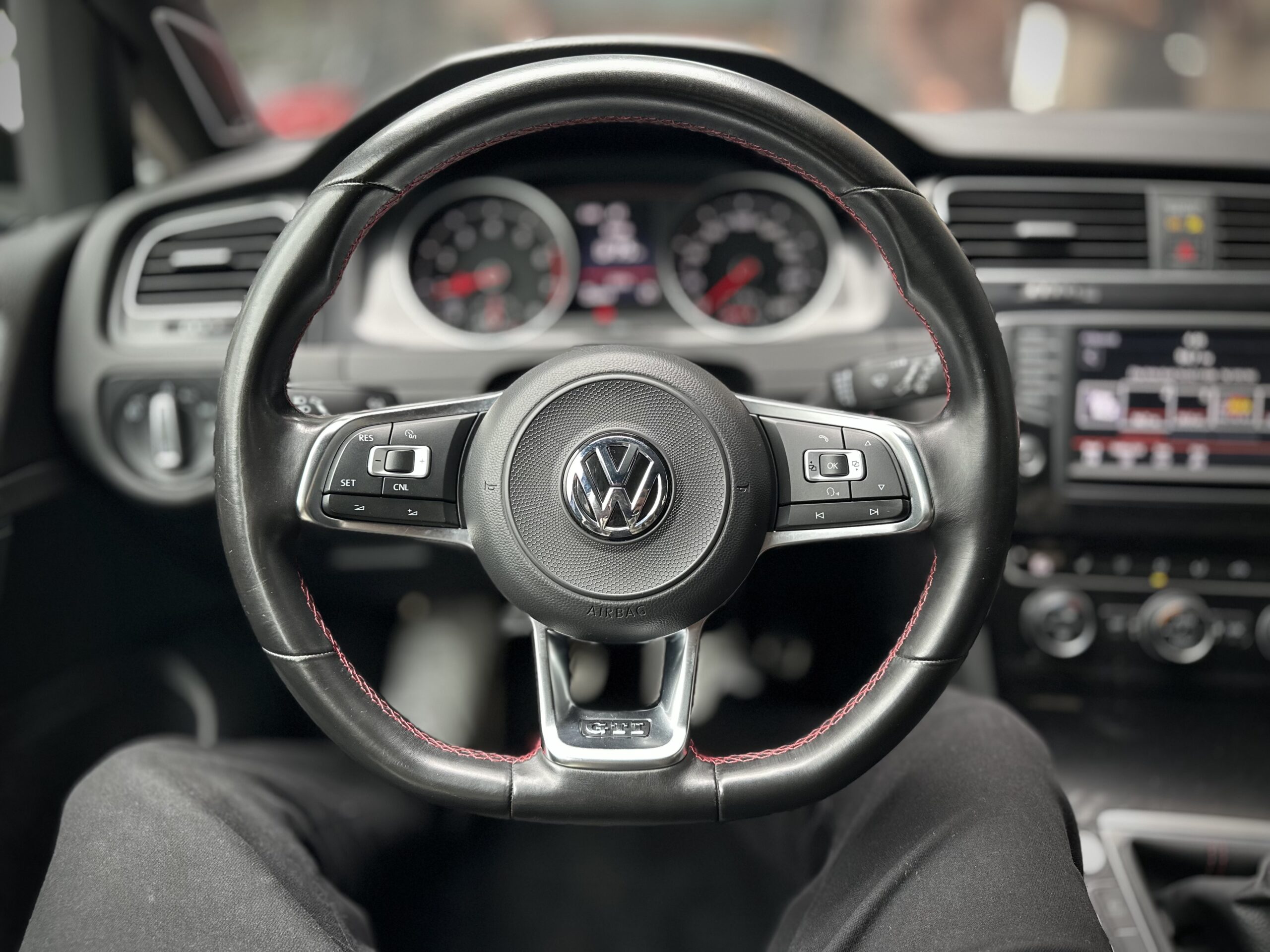 
								2017 Volkswagen Golf GTI full									