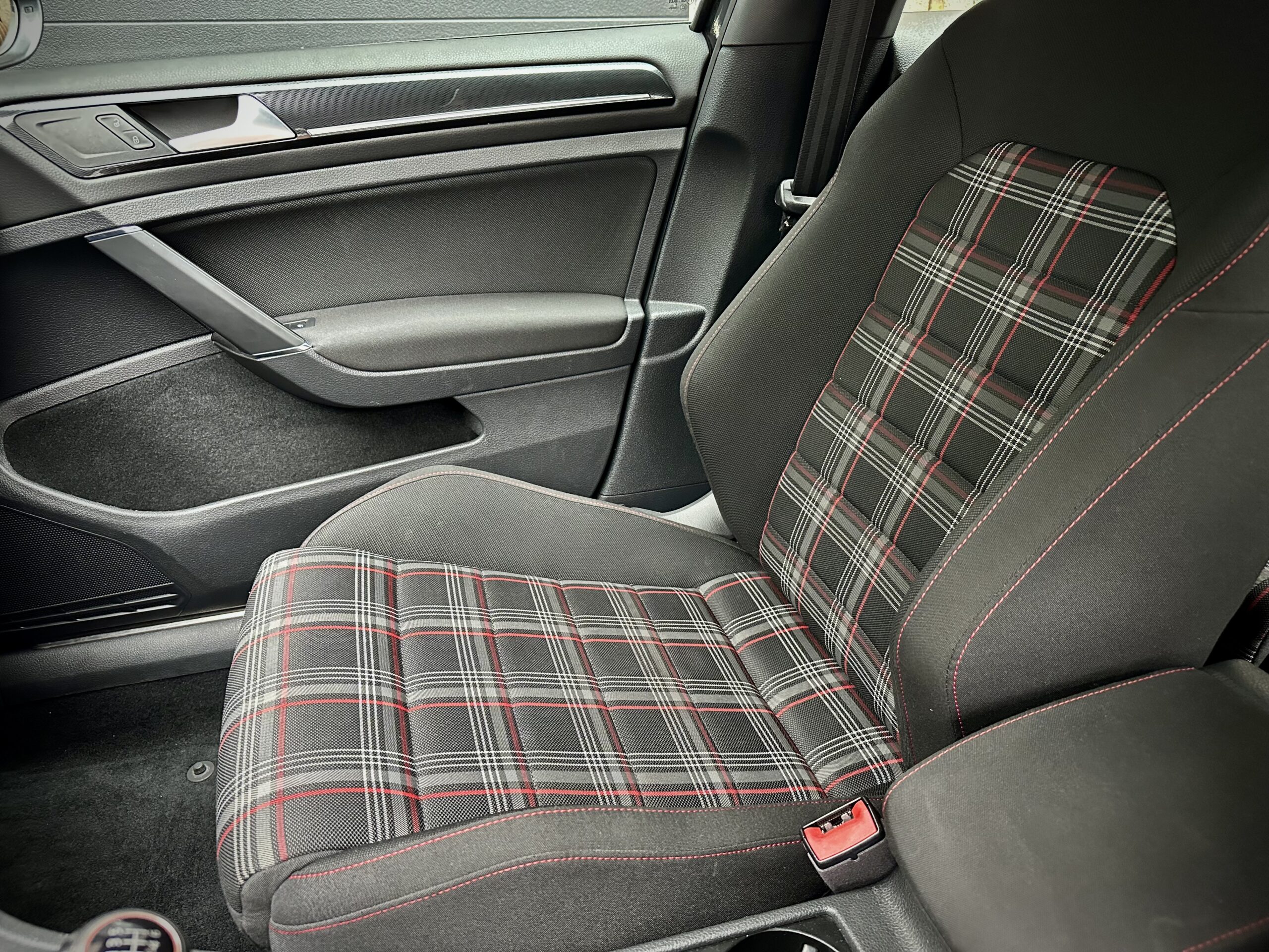 
								2017 Volkswagen Golf GTI full									
