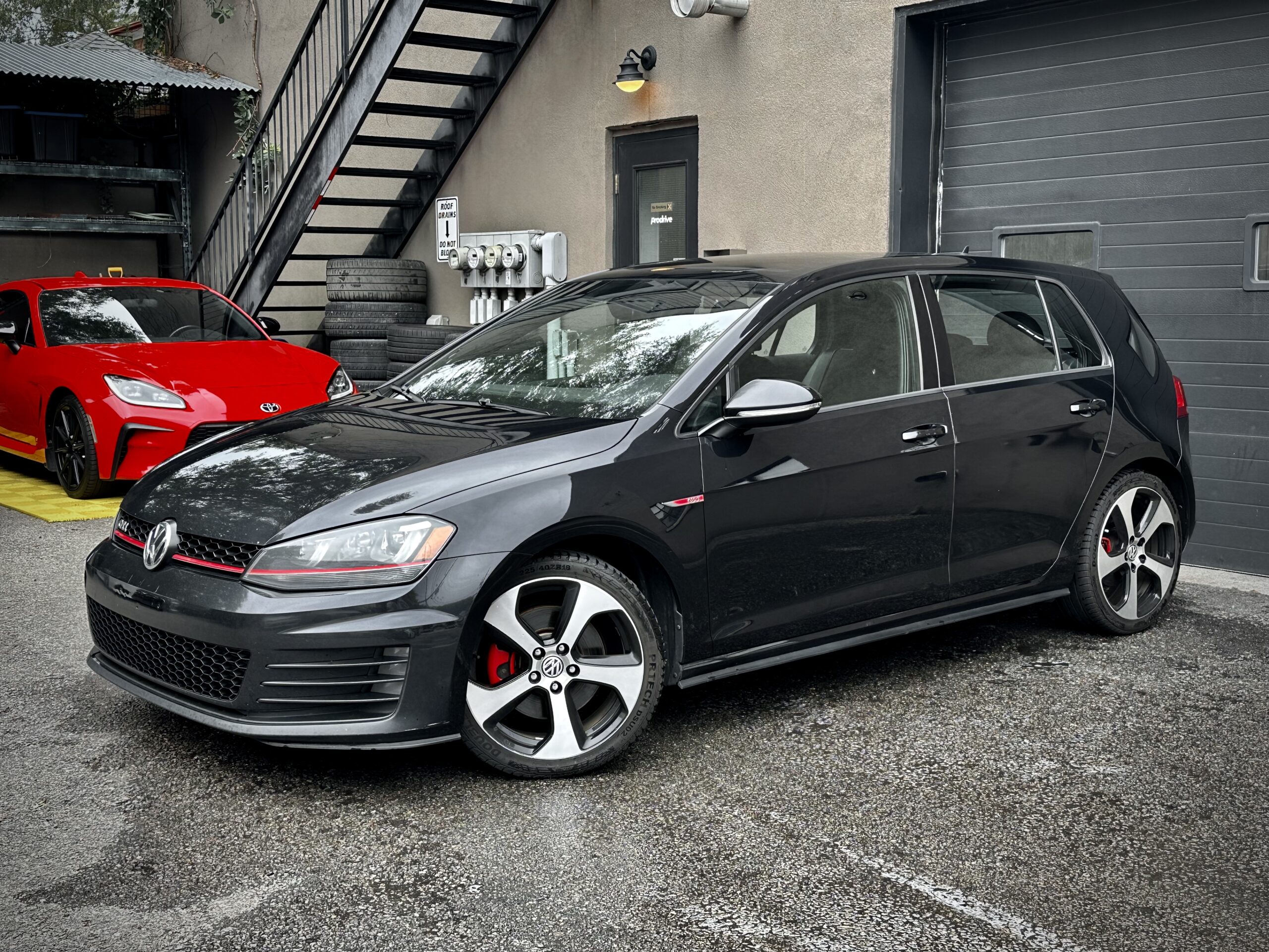 
								2017 Volkswagen Golf GTI full									