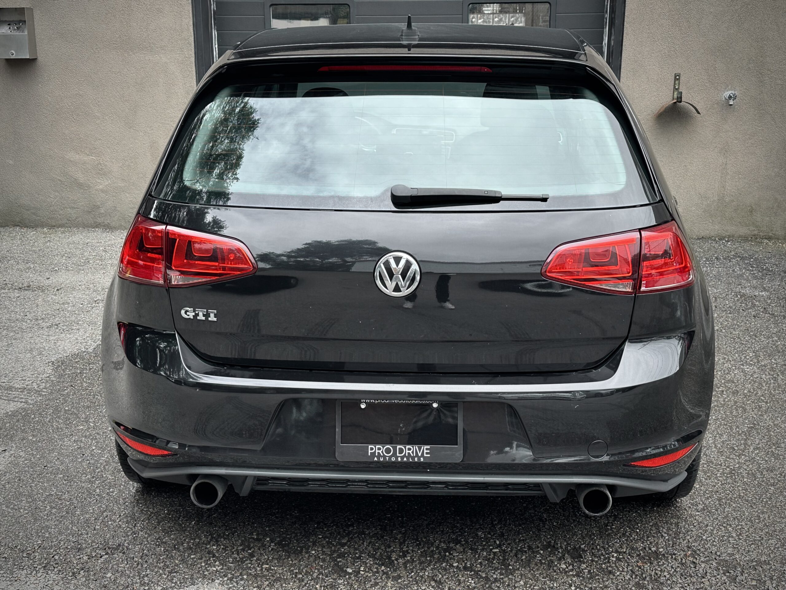
								2017 Volkswagen Golf GTI full									