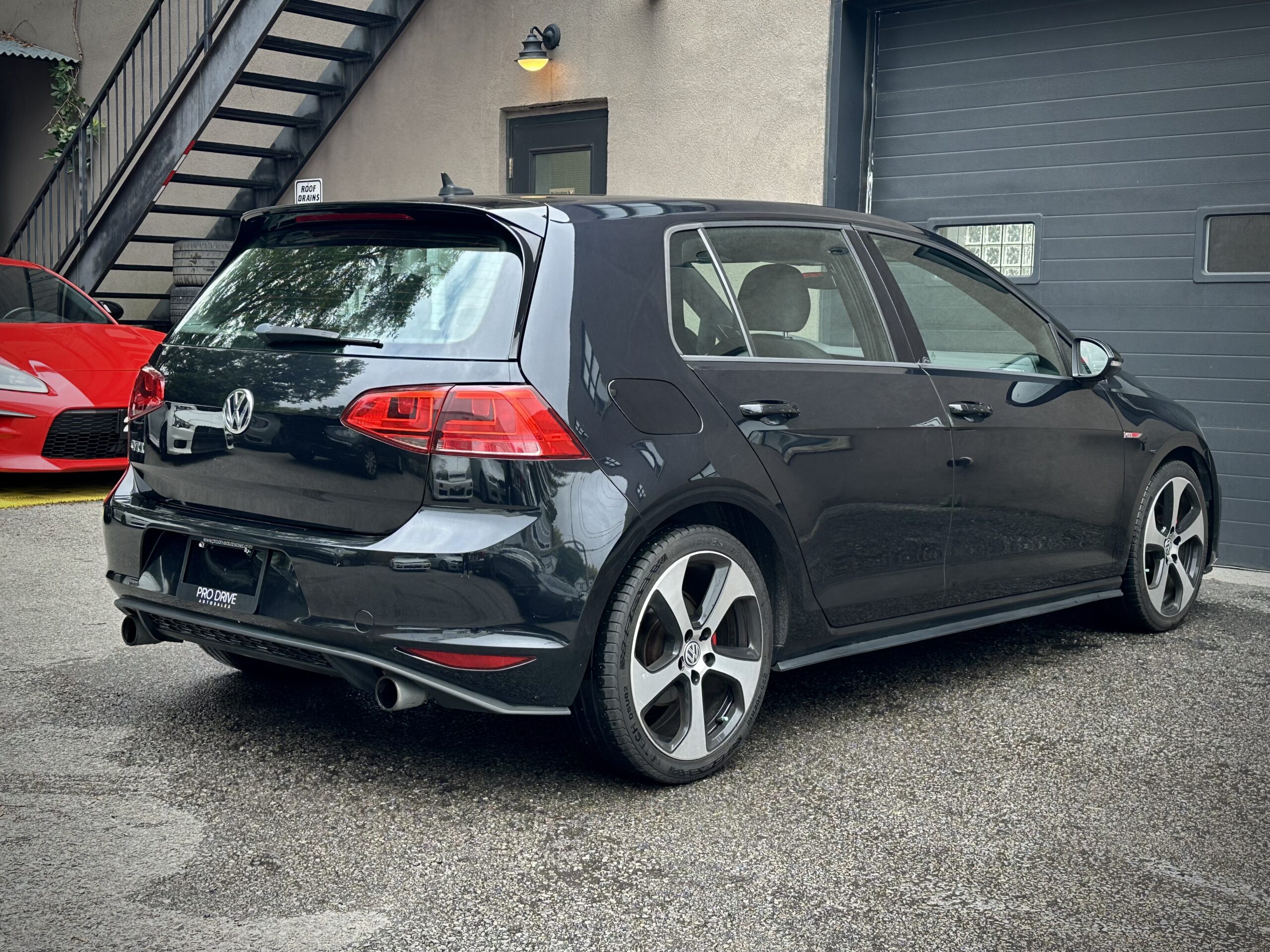 
								2017 Volkswagen Golf GTI full									