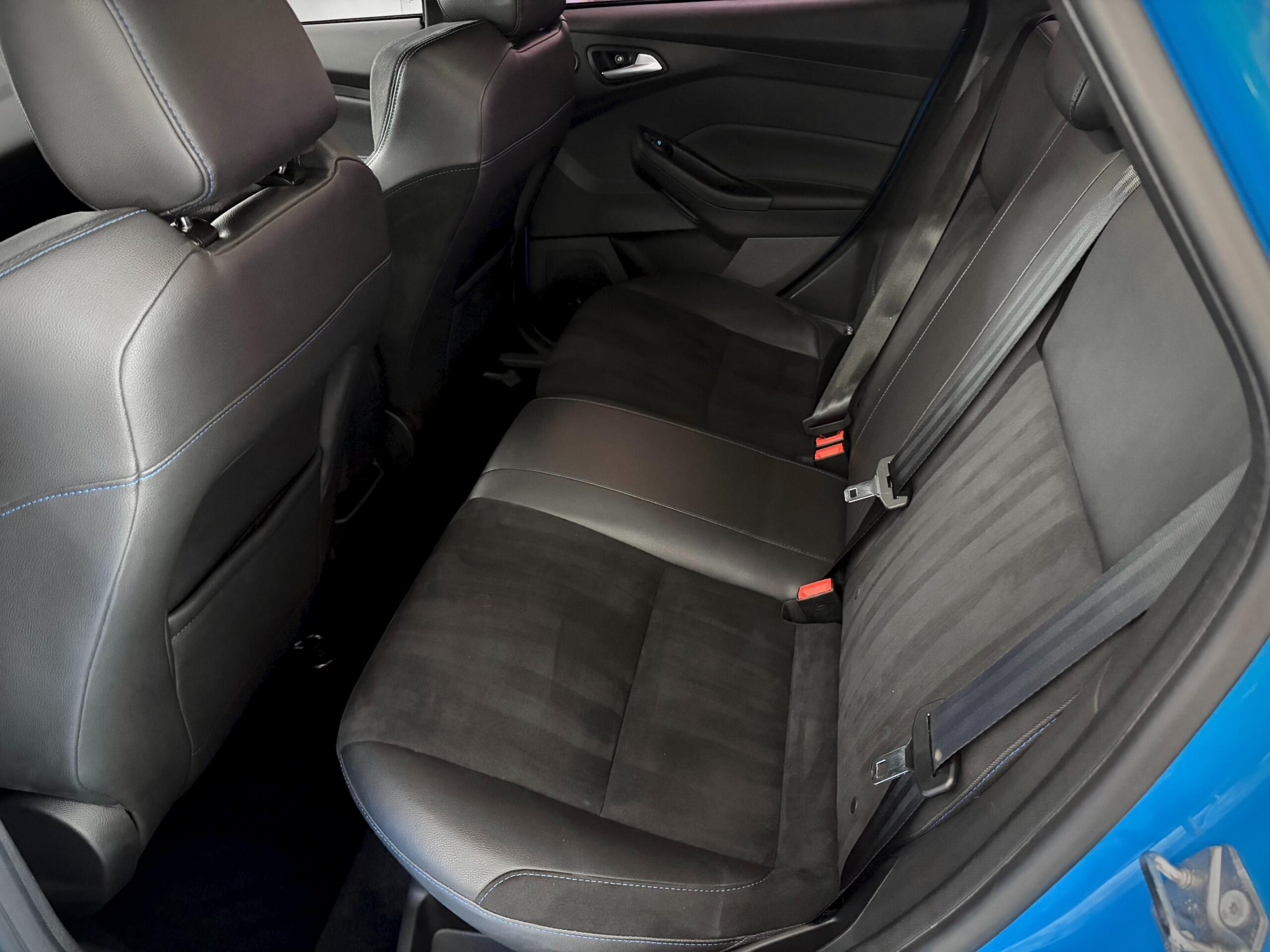 
								2016 Ford Focus RS AWD full									