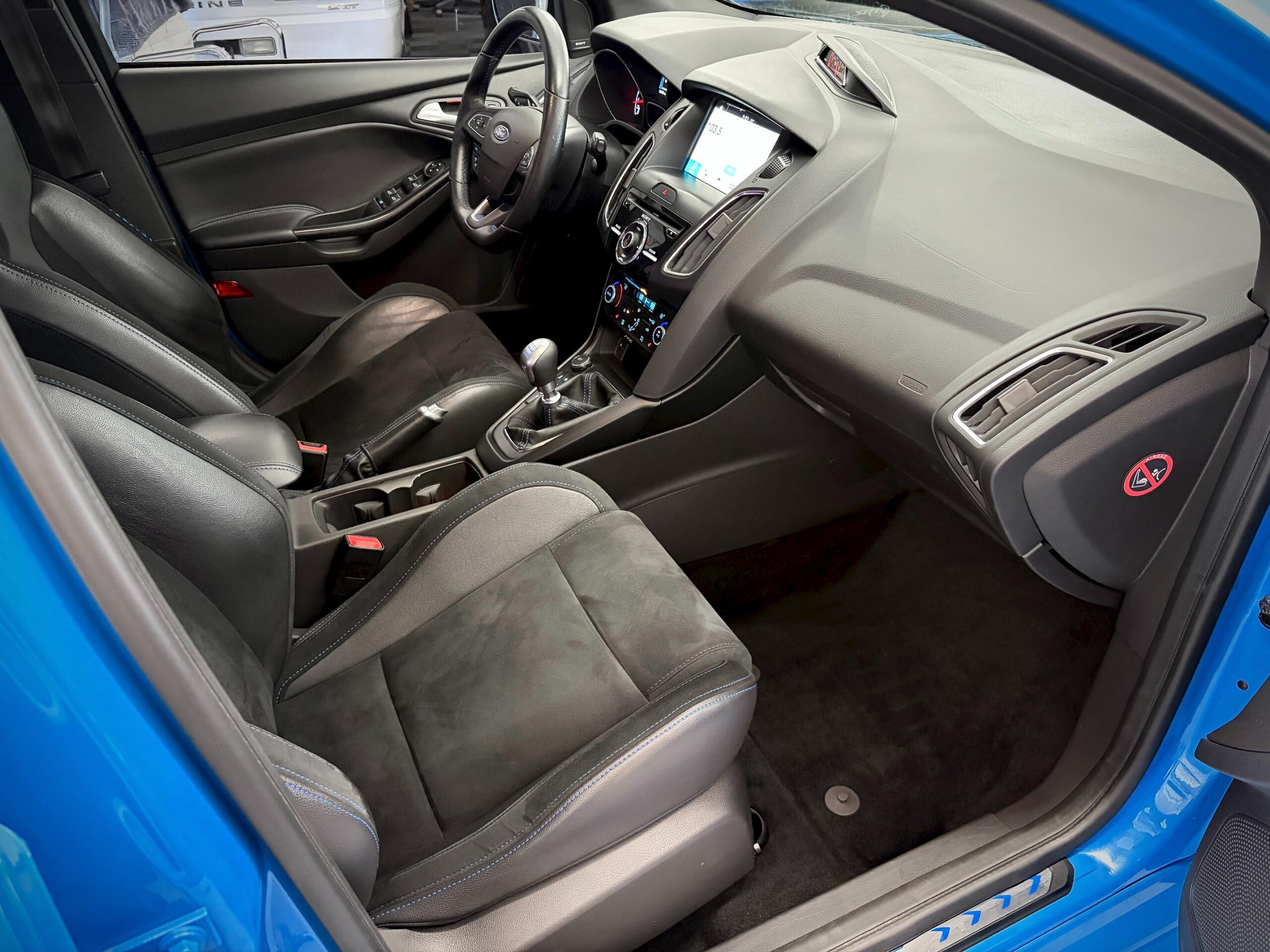 
								2016 Ford Focus RS AWD full									