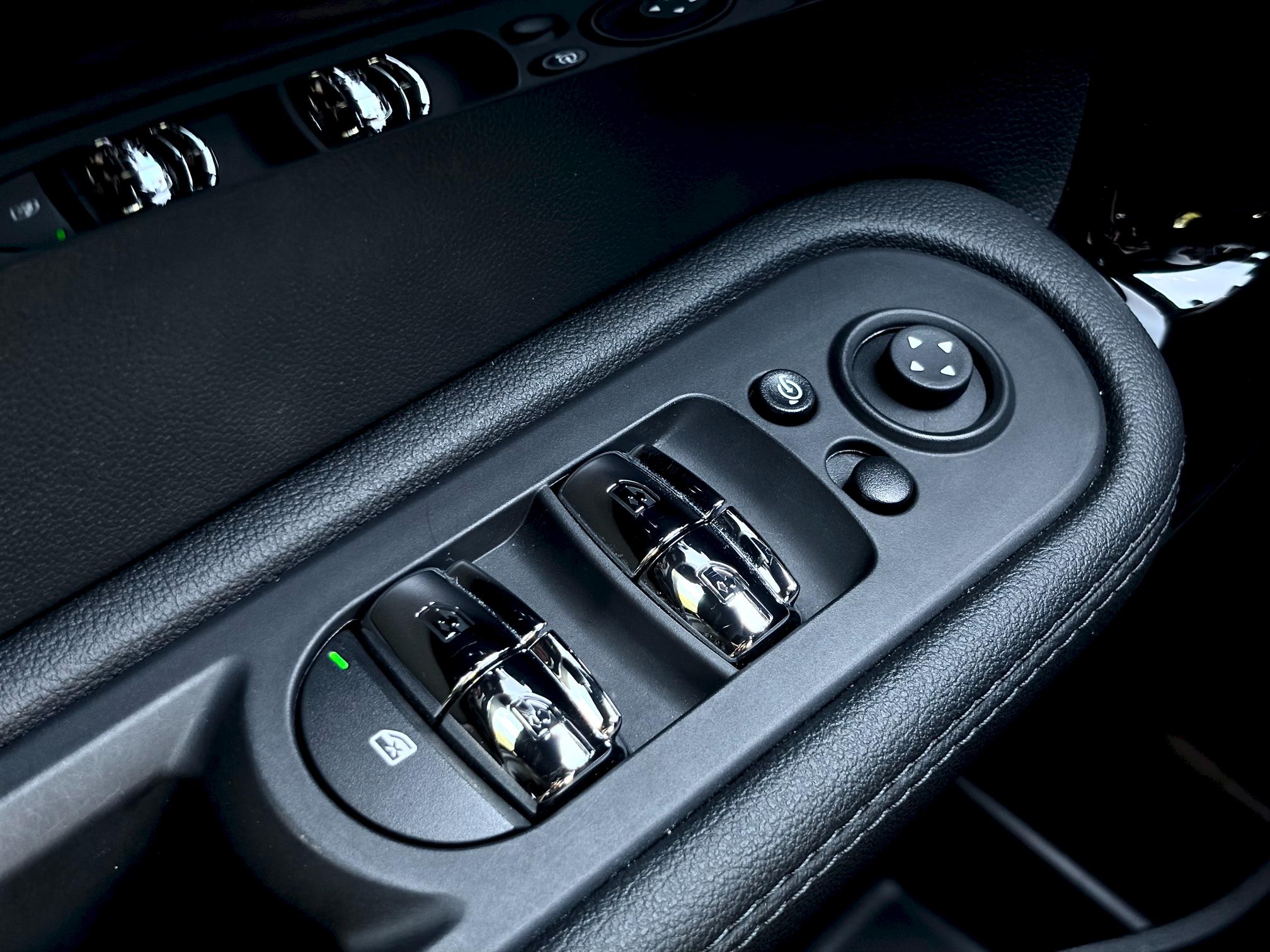 
								2024 Mini Cooper Countryman JCW full									