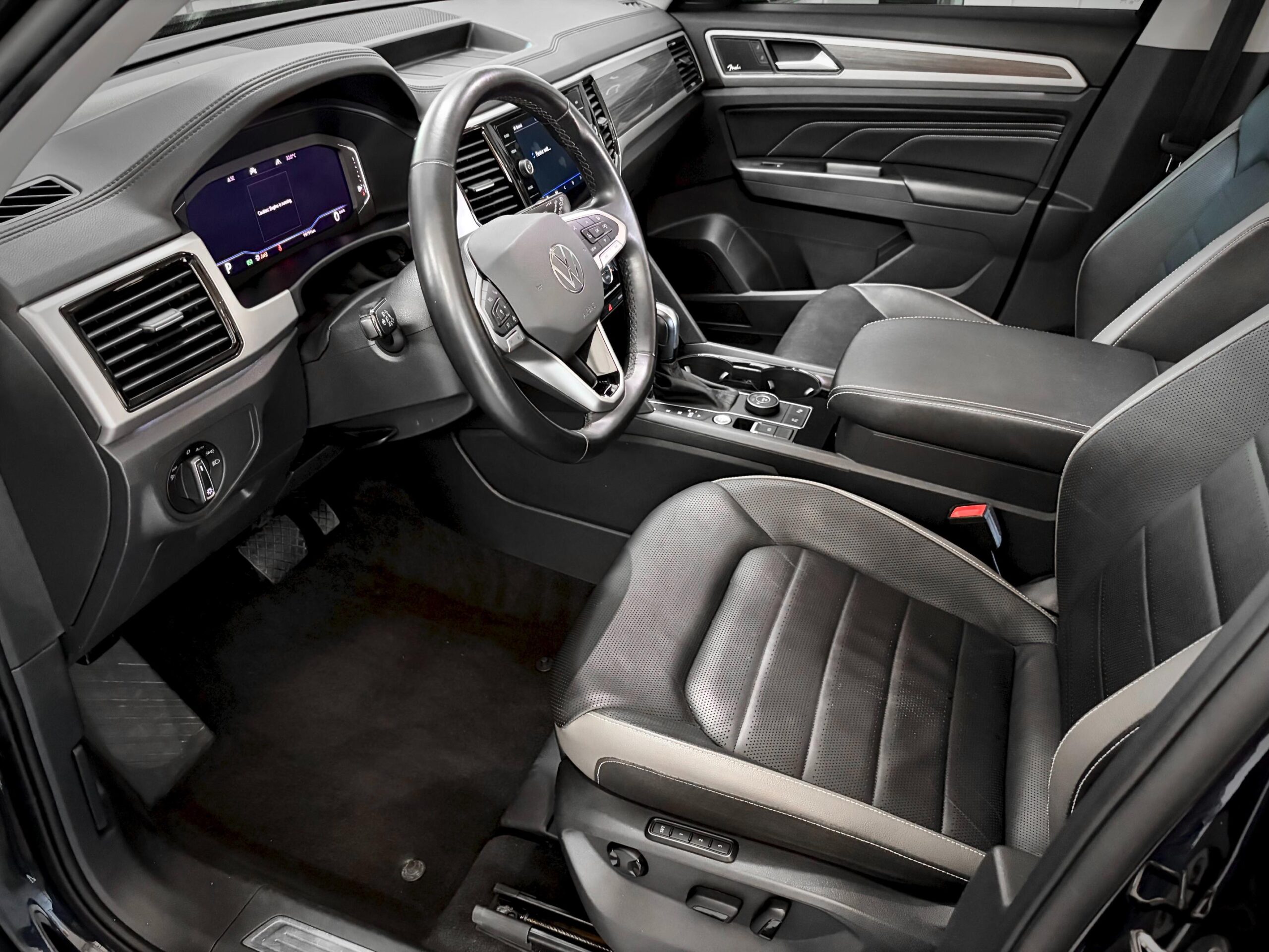 
								2021 Volkswagen Atlas Execline full									