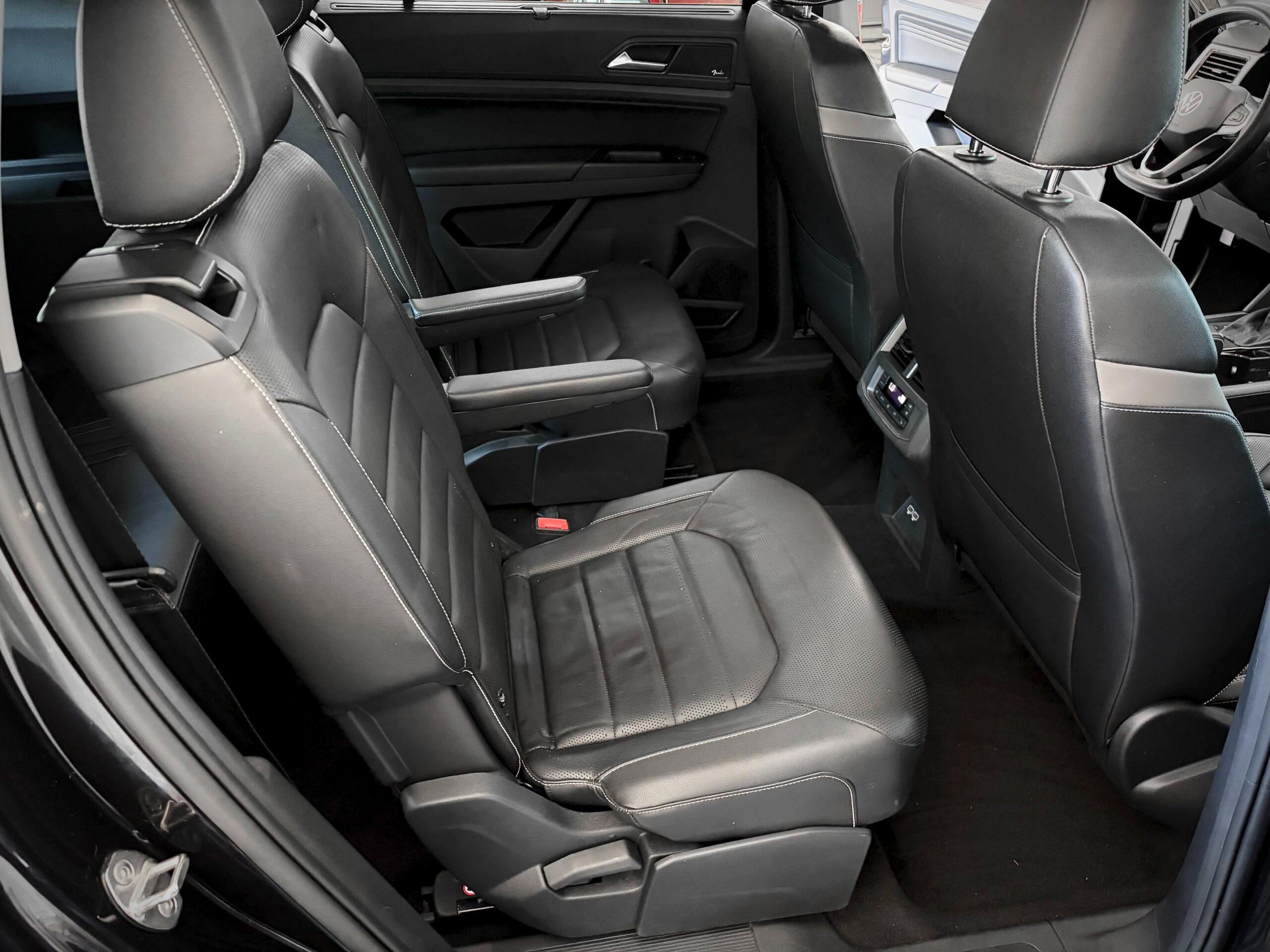 
								2021 Volkswagen Atlas Execline full									