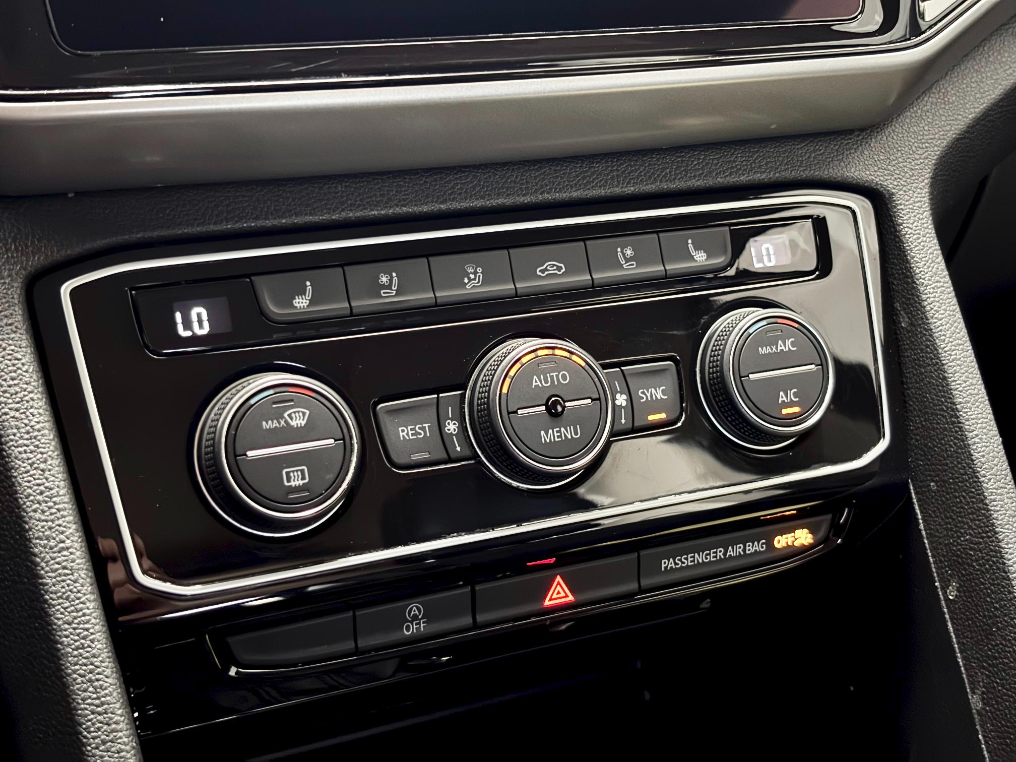
								2021 Volkswagen Atlas Execline full									