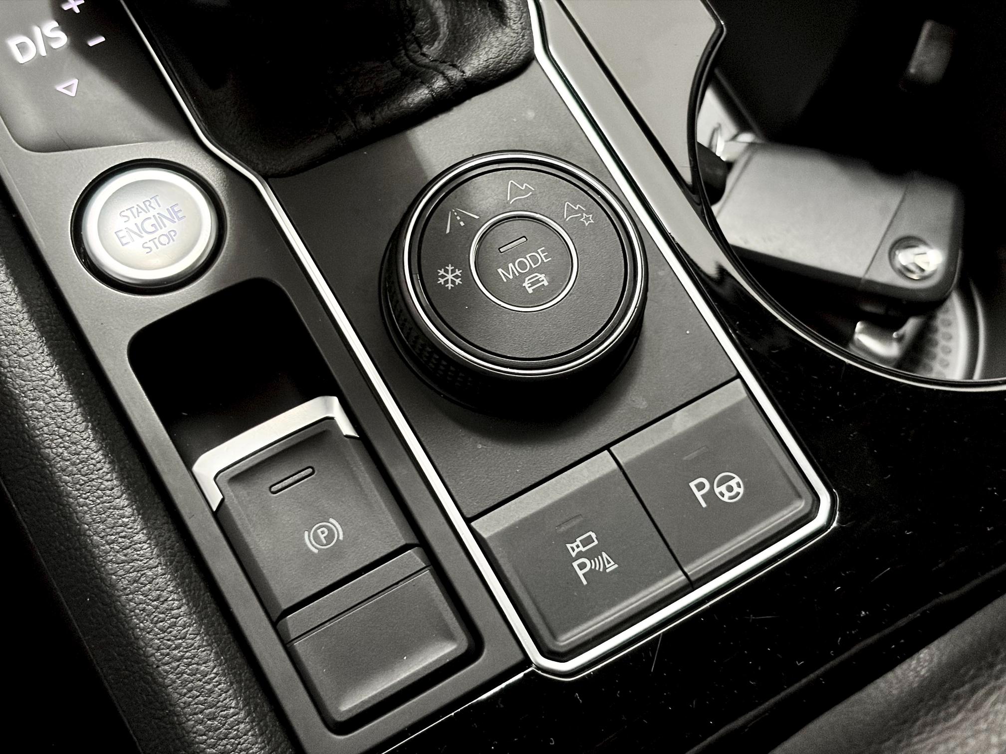 
								2021 Volkswagen Atlas Execline full									
