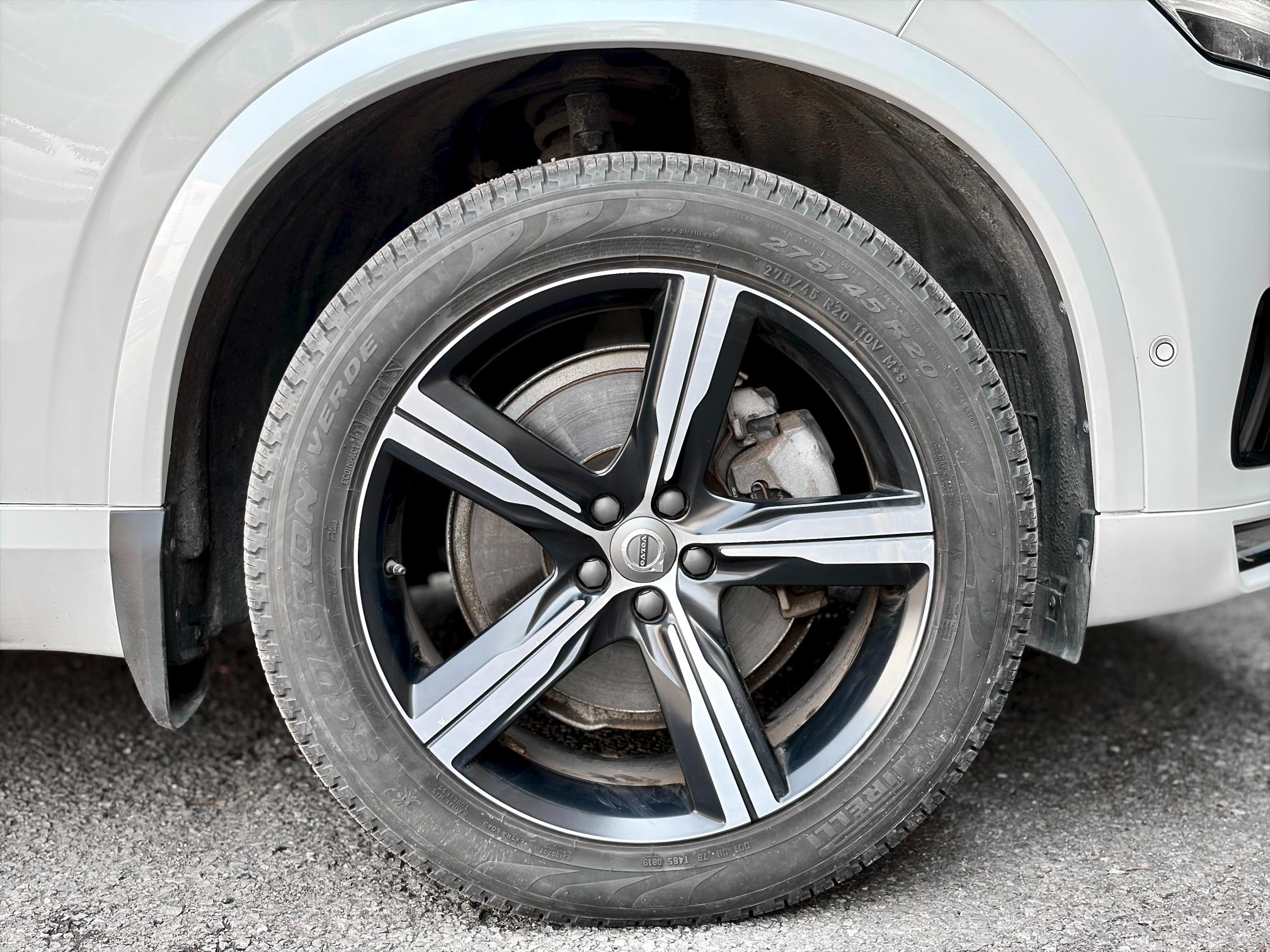 
								2016 Volvo XC60 T6 R-Design full									