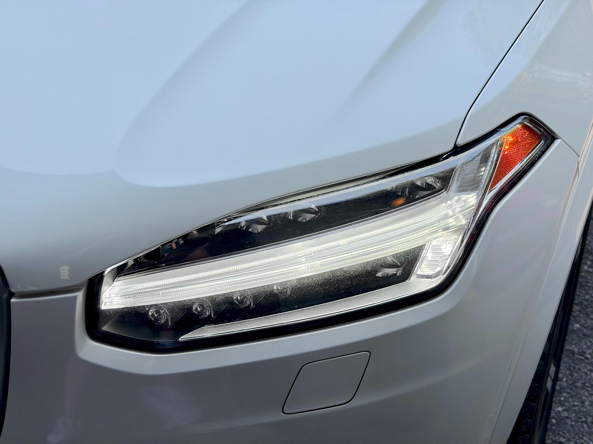 
								2016 Volvo XC60 T6 R-Design full									