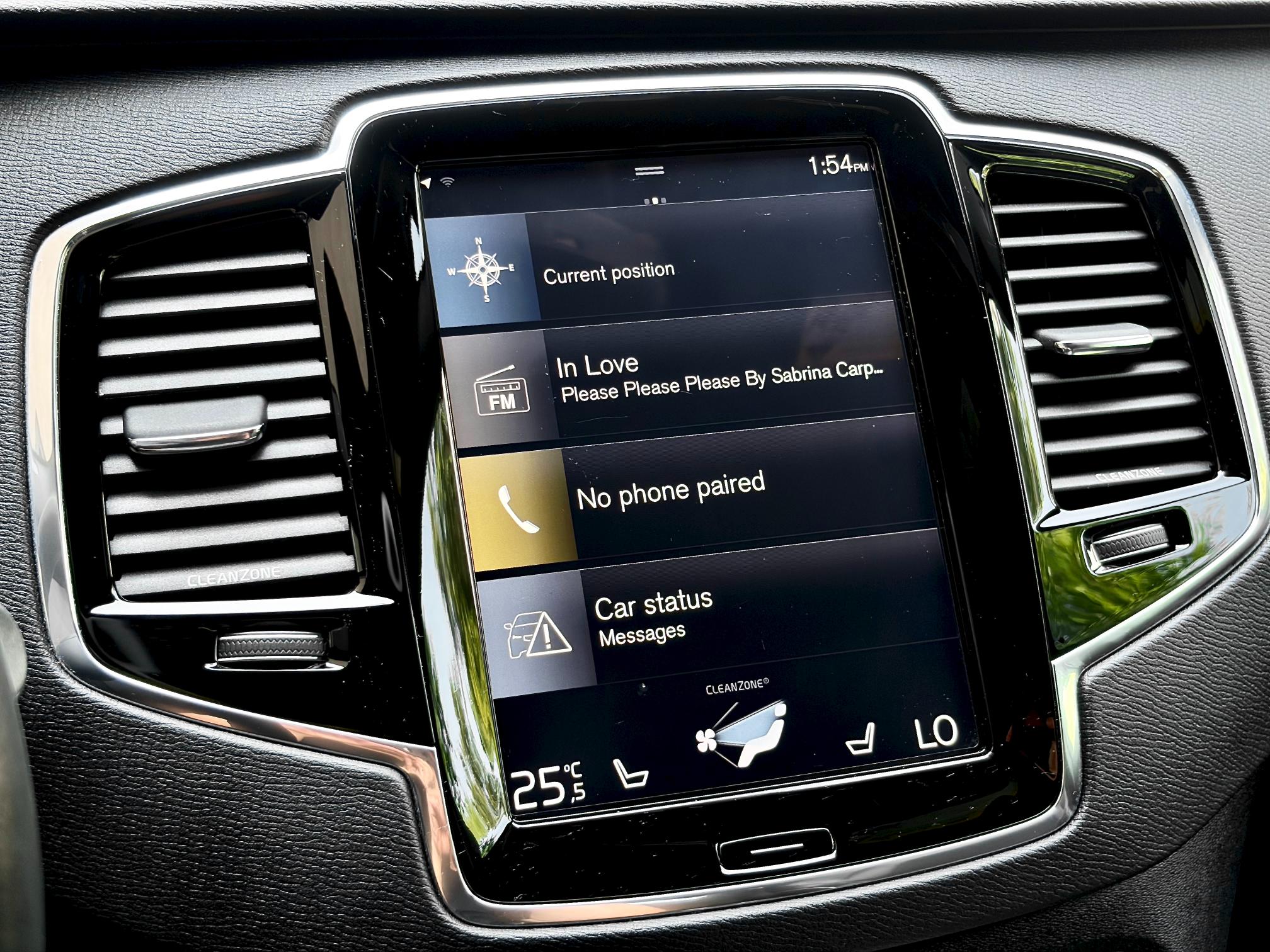 
								2016 Volvo XC60 T6 R-Design full									