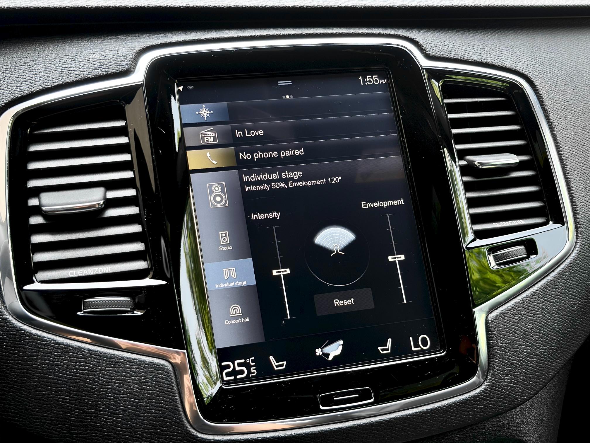 
								2016 Volvo XC60 T6 R-Design full									