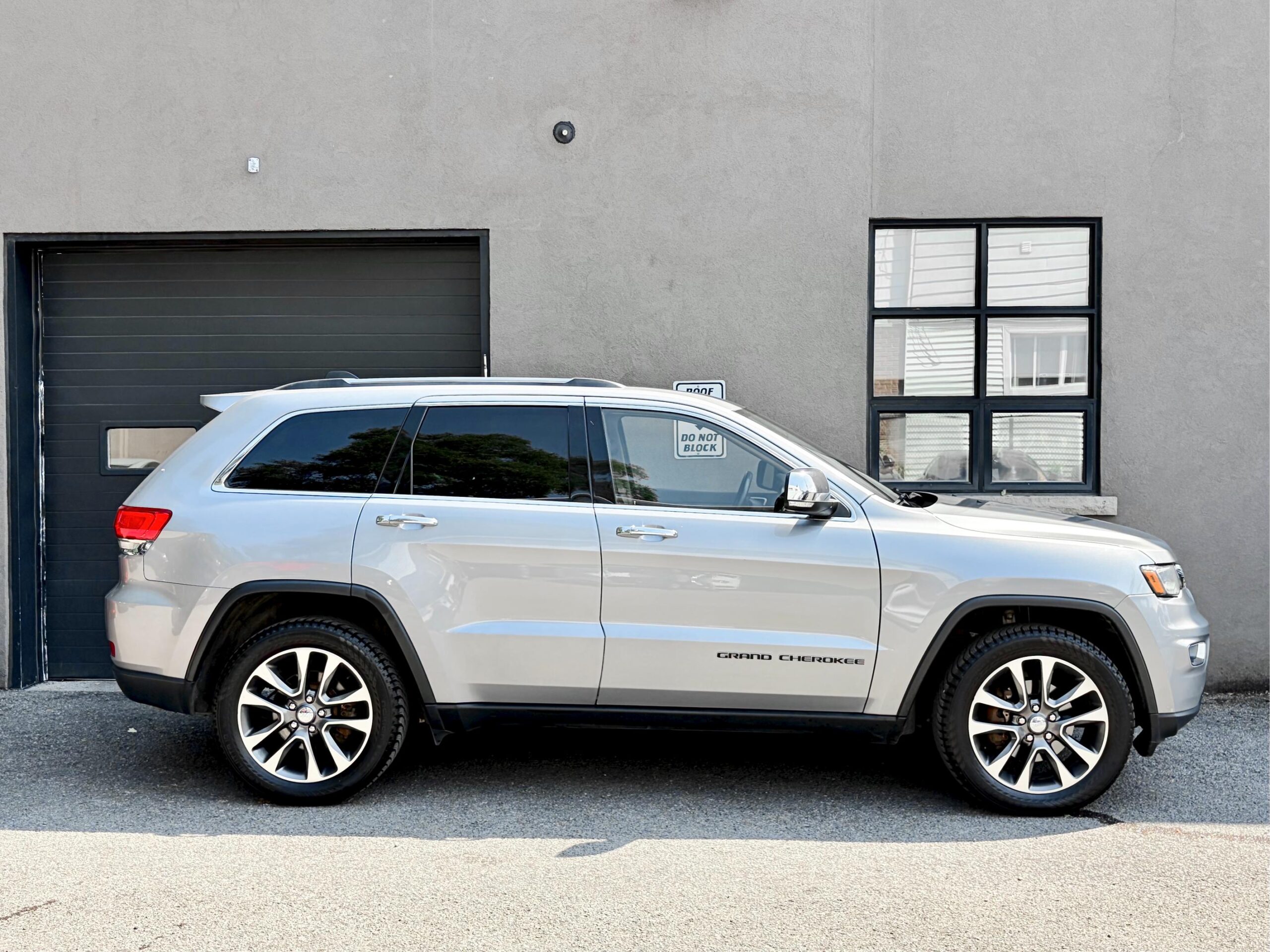 
								2018 Jeep Grand Cherokee Limited full									