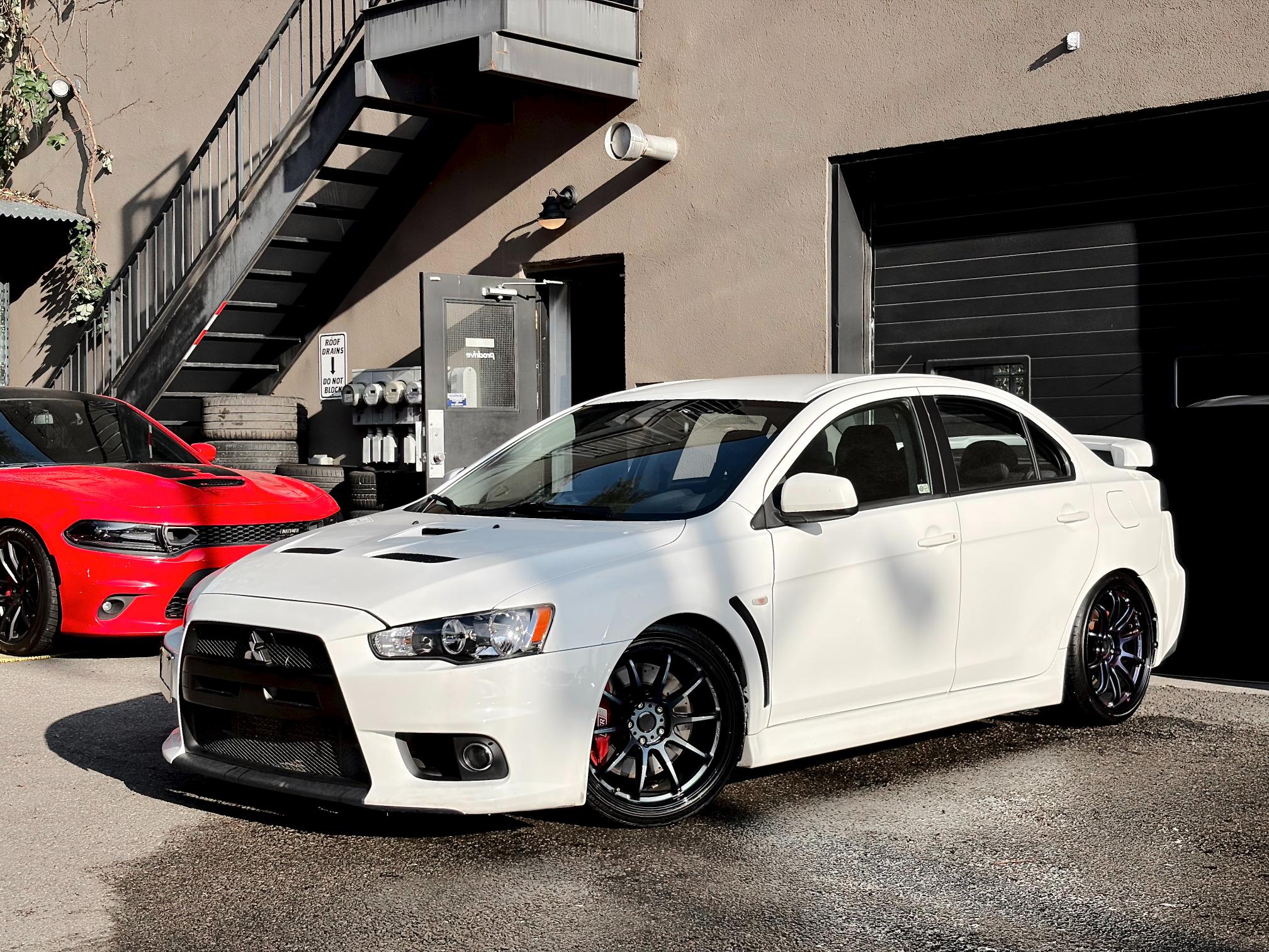 
								2010 Mitsubishi Lancer Evolution X GSR full									