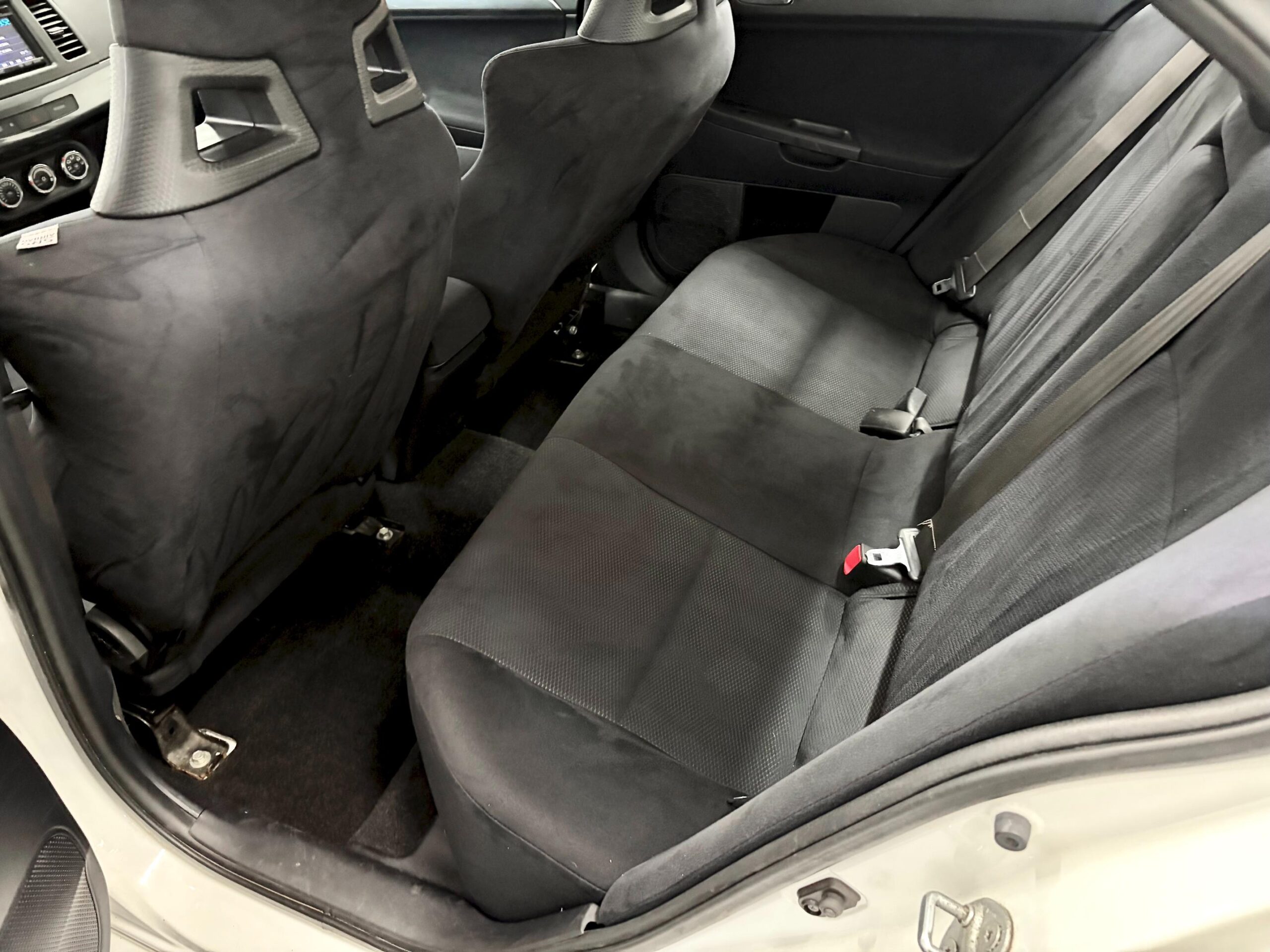 
								2010 Mitsubishi Lancer Evolution X GSR full									