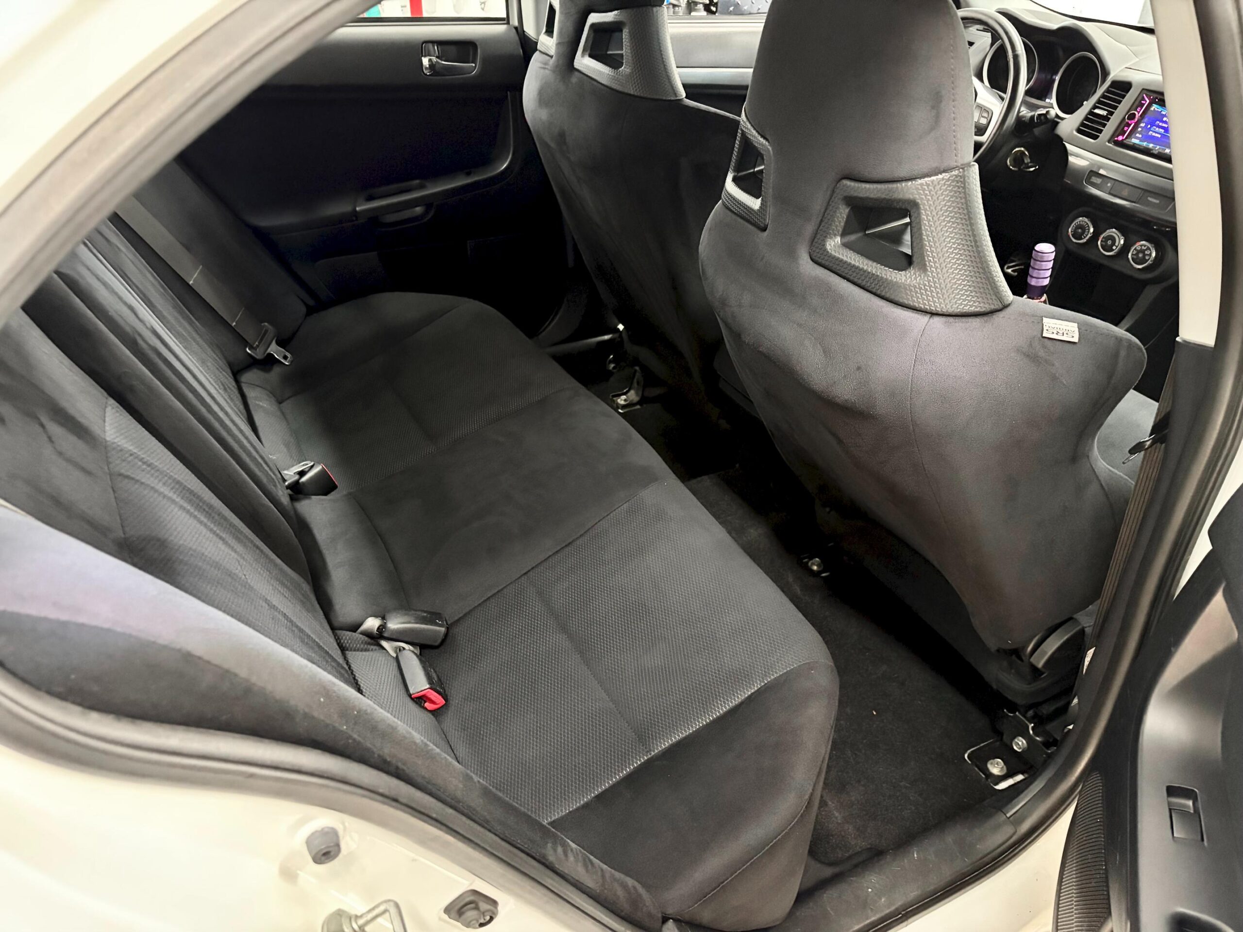 
								2010 Mitsubishi Lancer Evolution X GSR full									