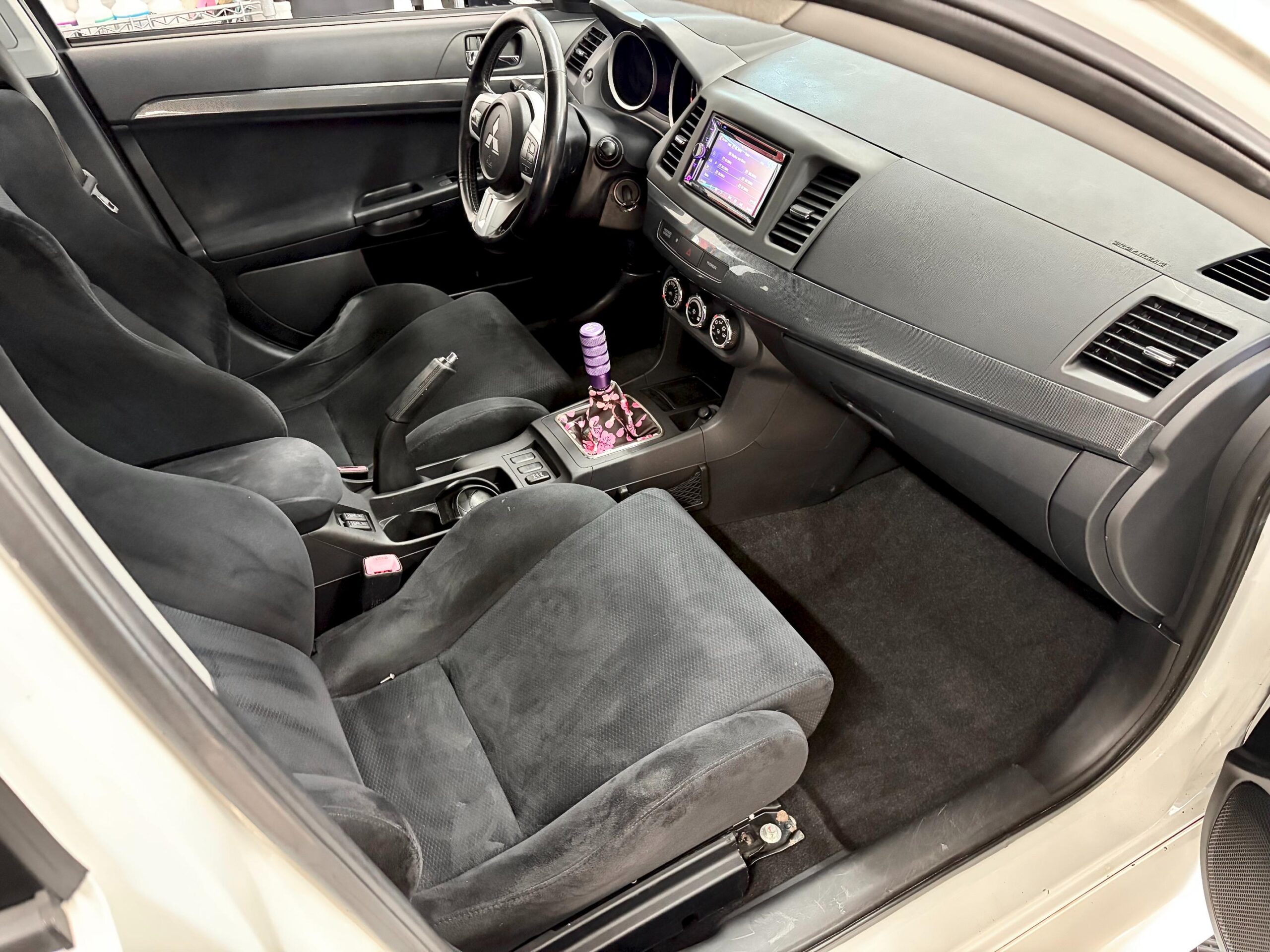
								2010 Mitsubishi Lancer Evolution X GSR full									