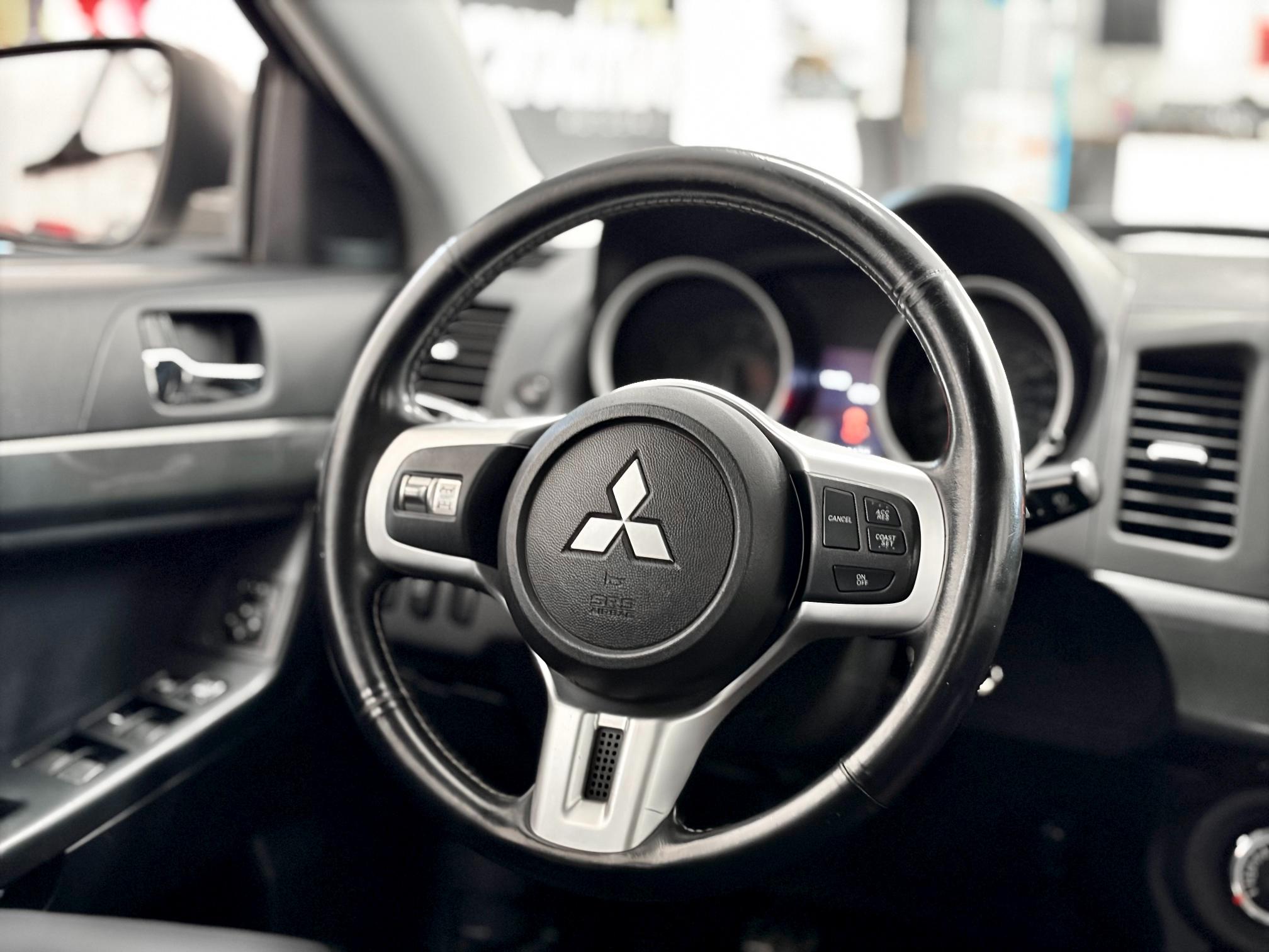 
								2010 Mitsubishi Lancer Evolution X GSR full									