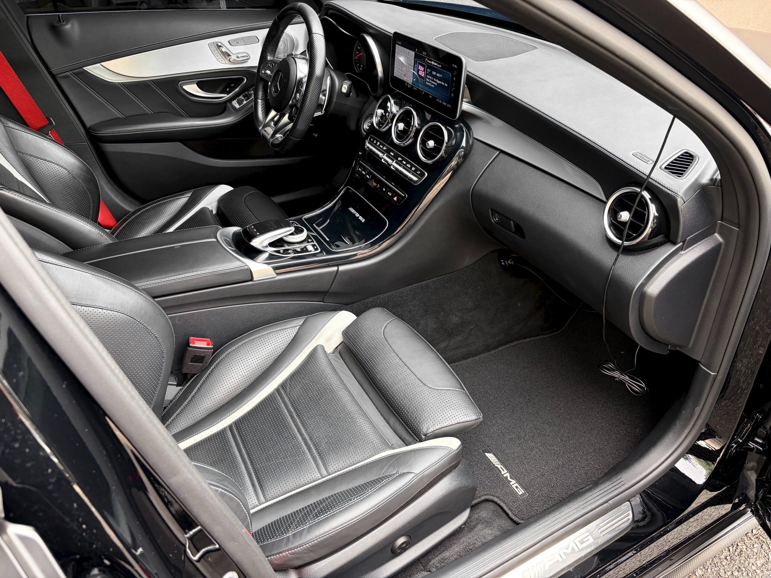
								2019 MERCEDES-BENZ C63S AMG full									