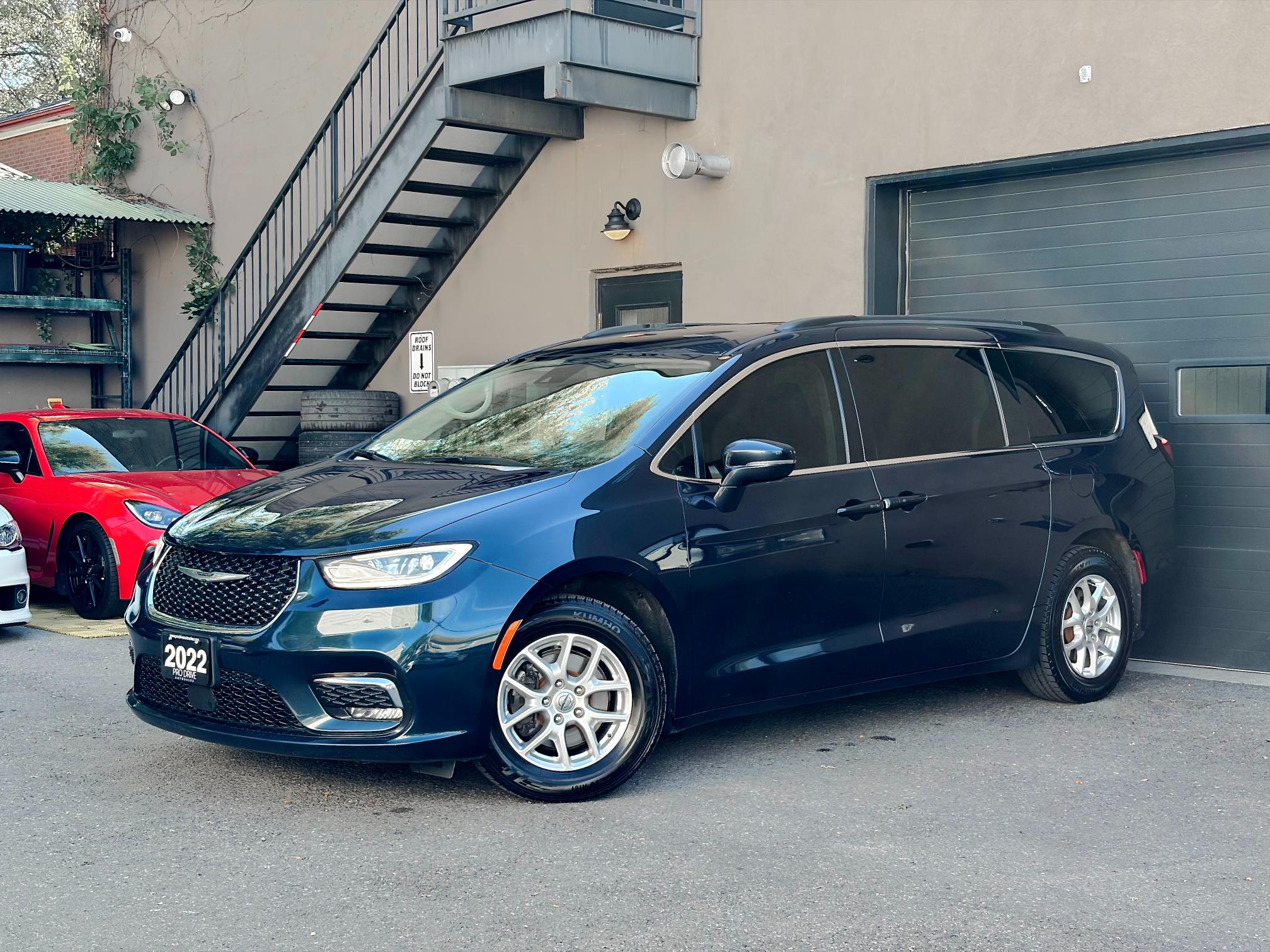 
								2022 Chrysler Pacifica Touring-L full									