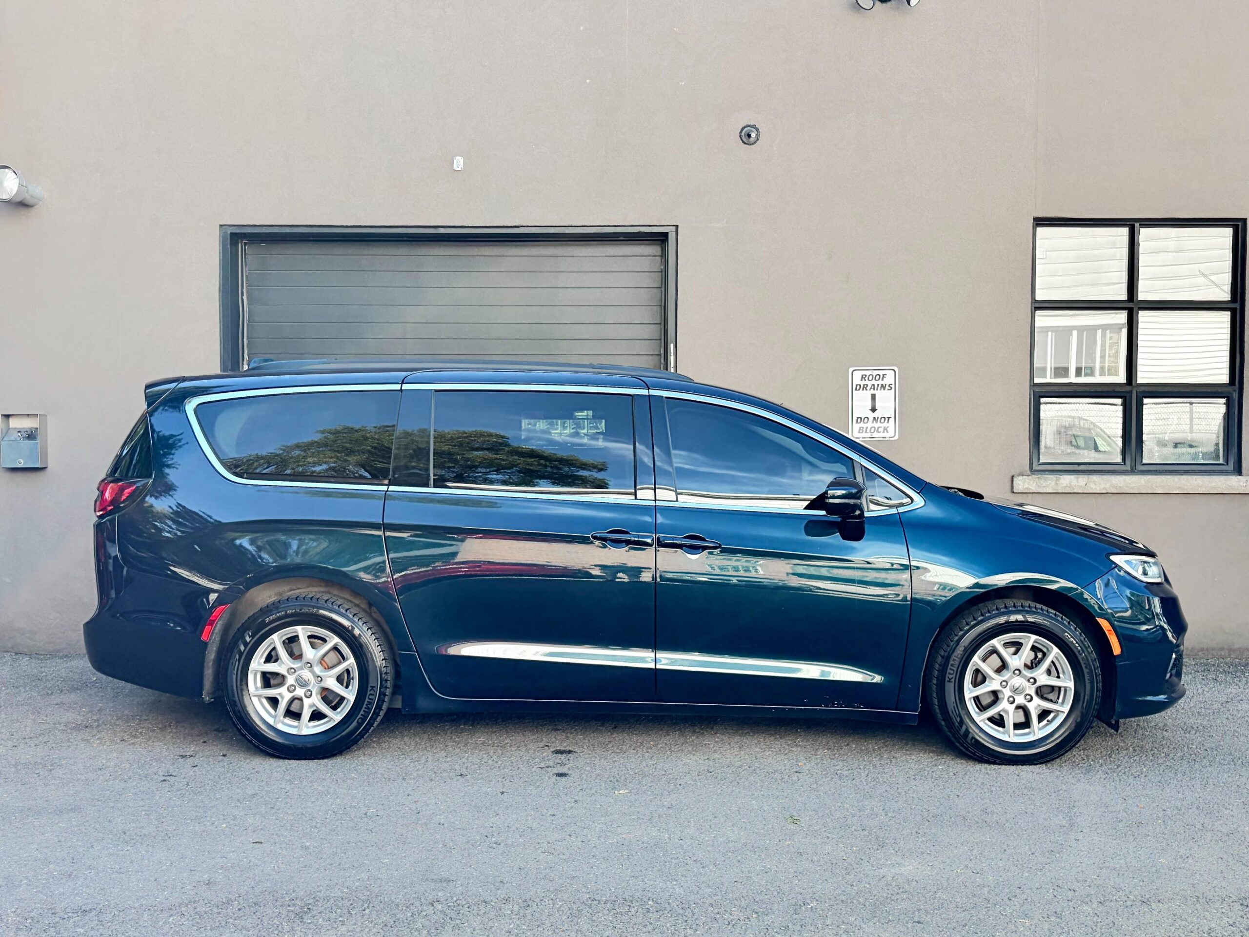
								2022 Chrysler Pacifica Touring-L full									