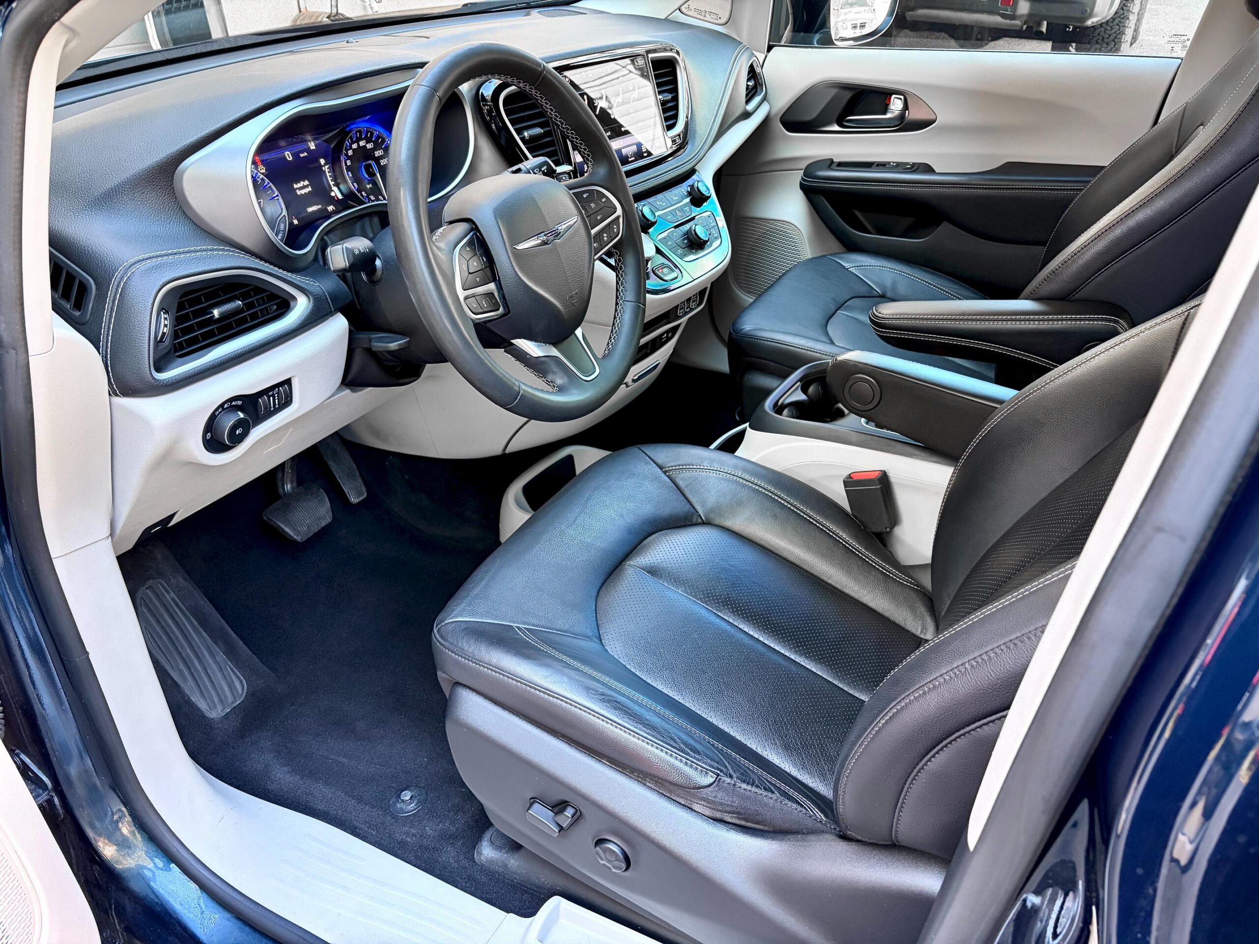 
								2022 Chrysler Pacifica Touring-L full									