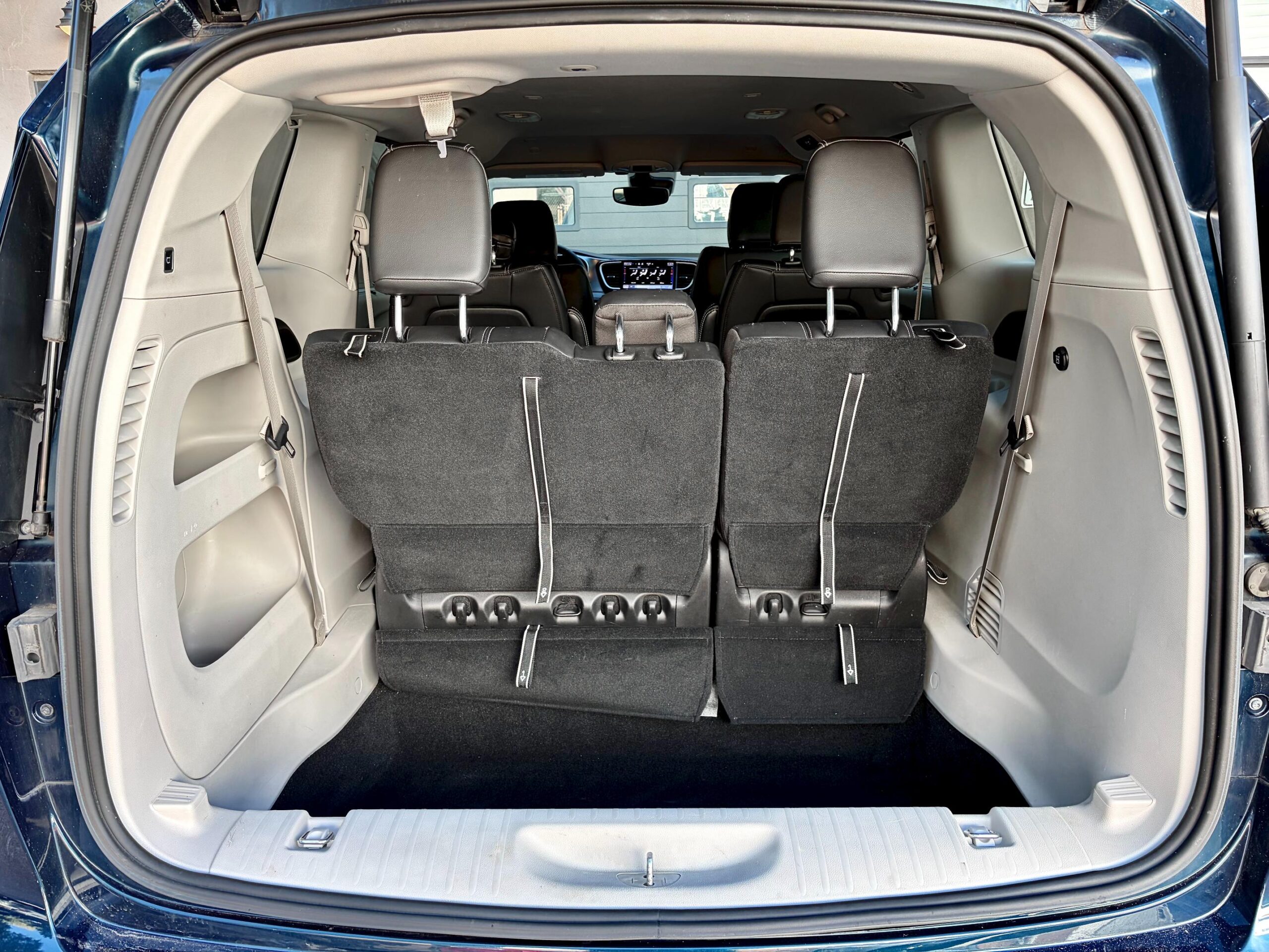 
								2022 Chrysler Pacifica Touring-L full									