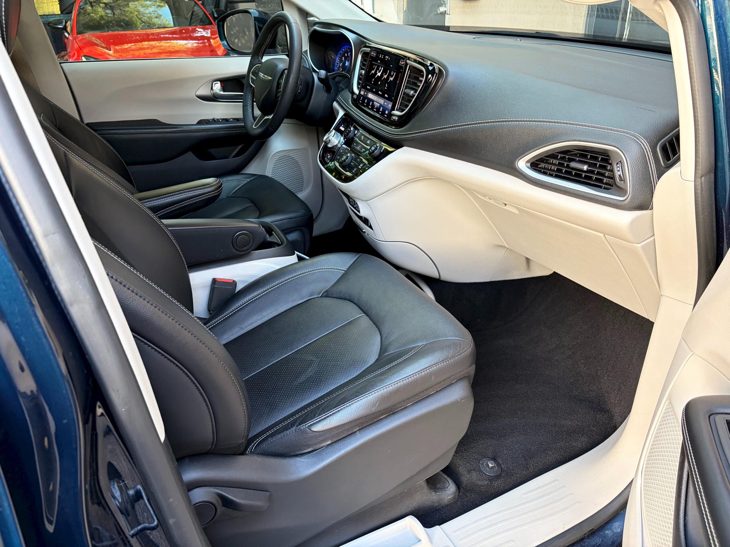
								2022 Chrysler Pacifica Touring-L full									