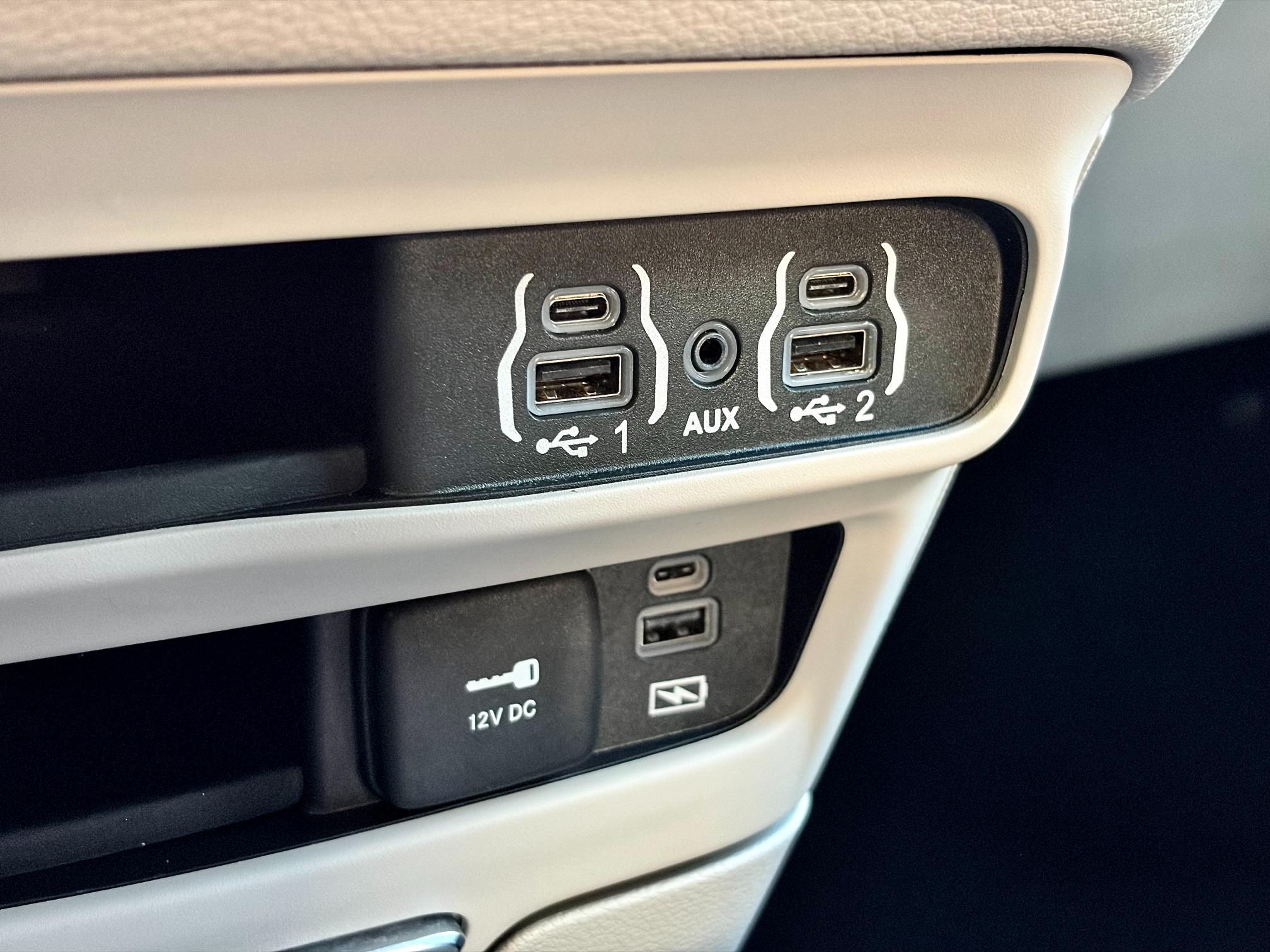 
								2022 Chrysler Pacifica Touring-L full									
