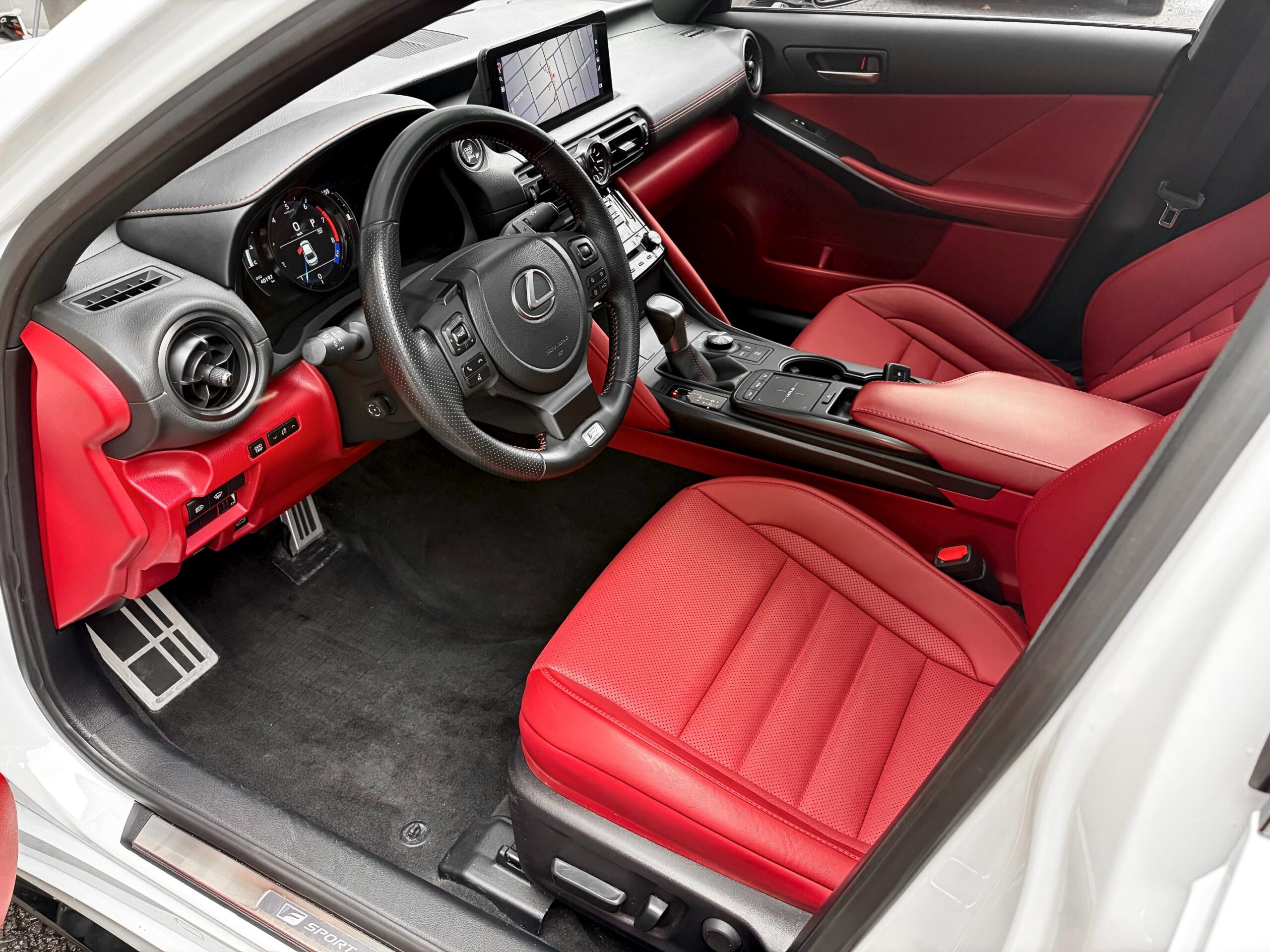 
								2024 Lexus IS 300 full									
