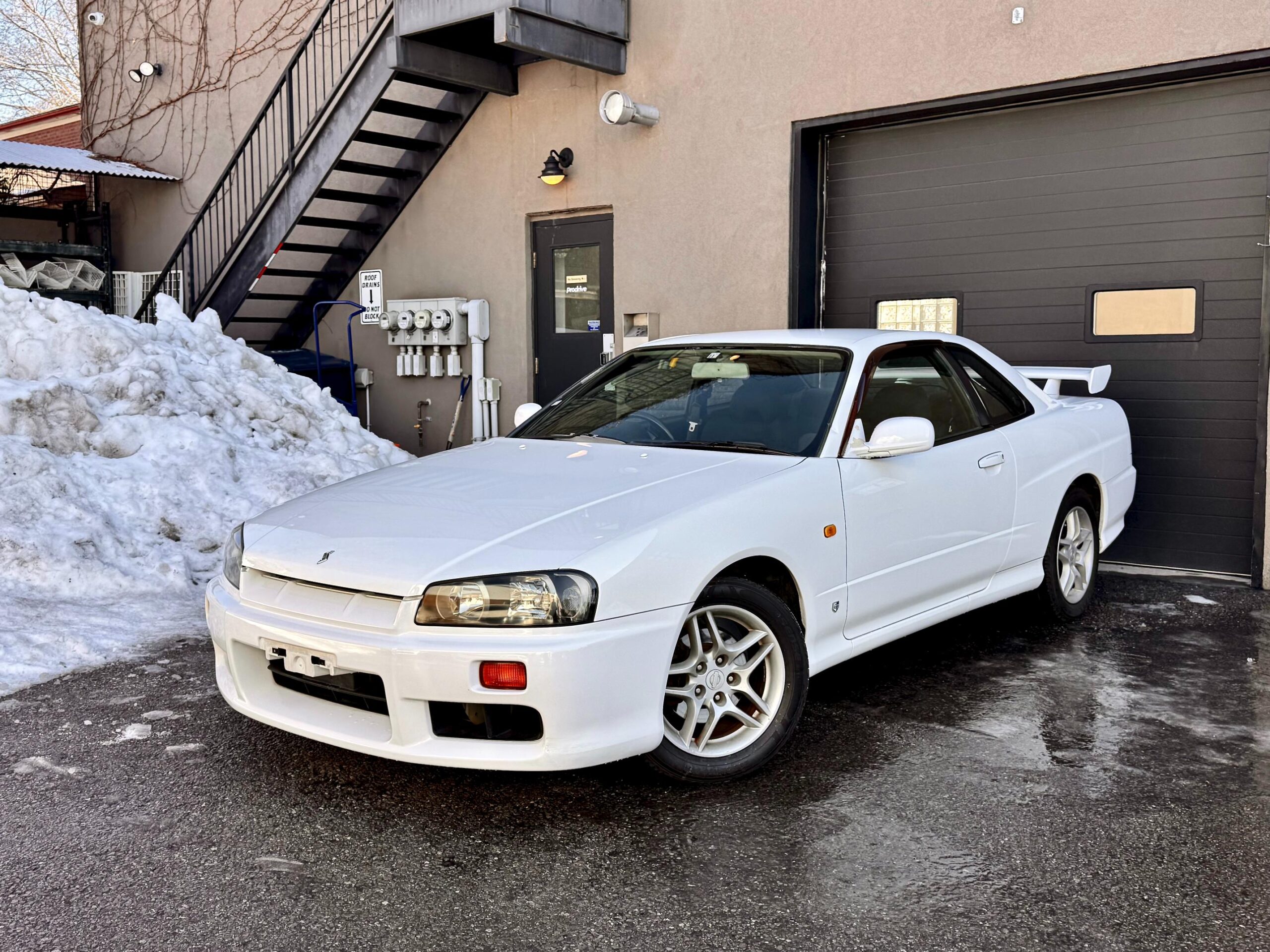
								1999 Nissan Skyline R34 2.5 GT Coupe full									