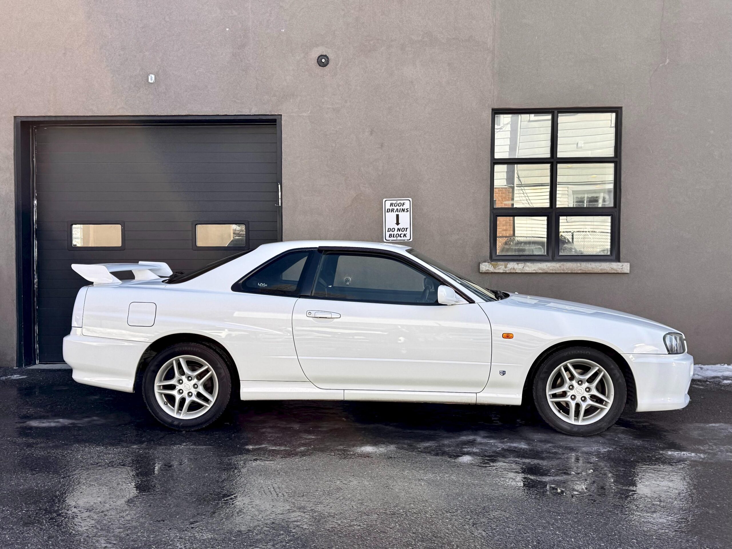 
								1999 Nissan Skyline R34 2.5 GT Coupe full									