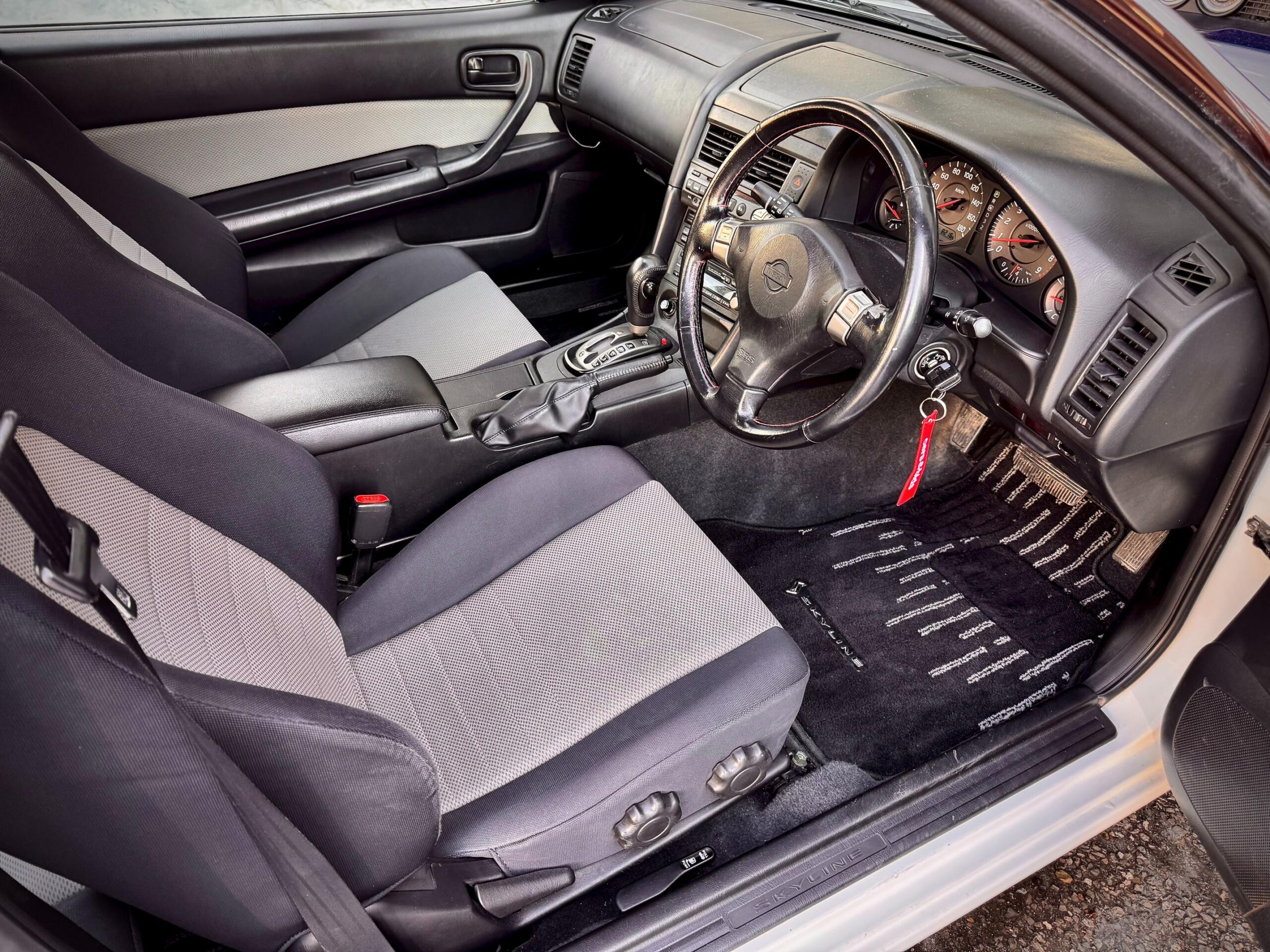 
								1999 Nissan Skyline R34 2.5 GT Coupe full									
