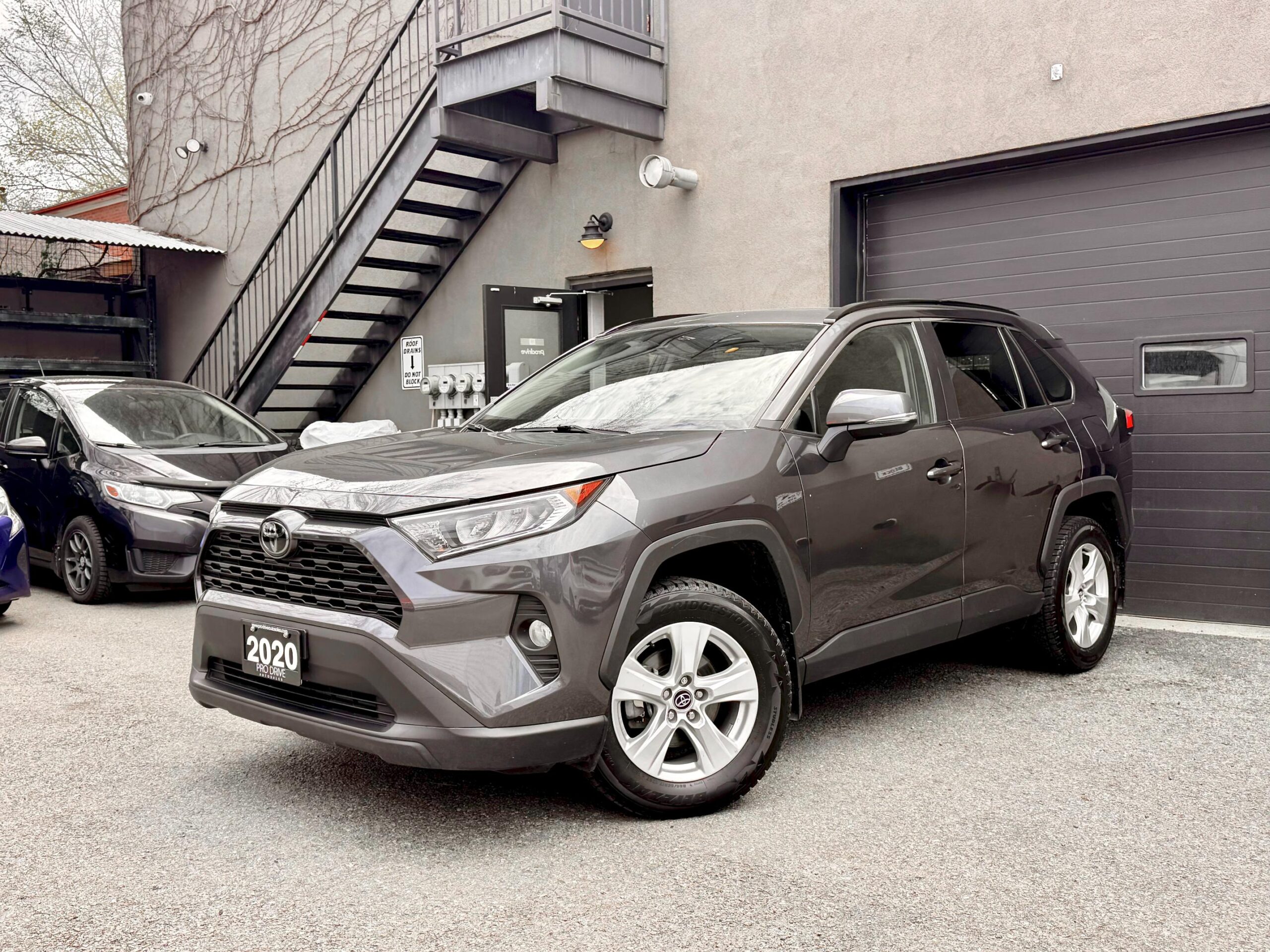 
								2020 Toyota RAV4 XLE AWD full									