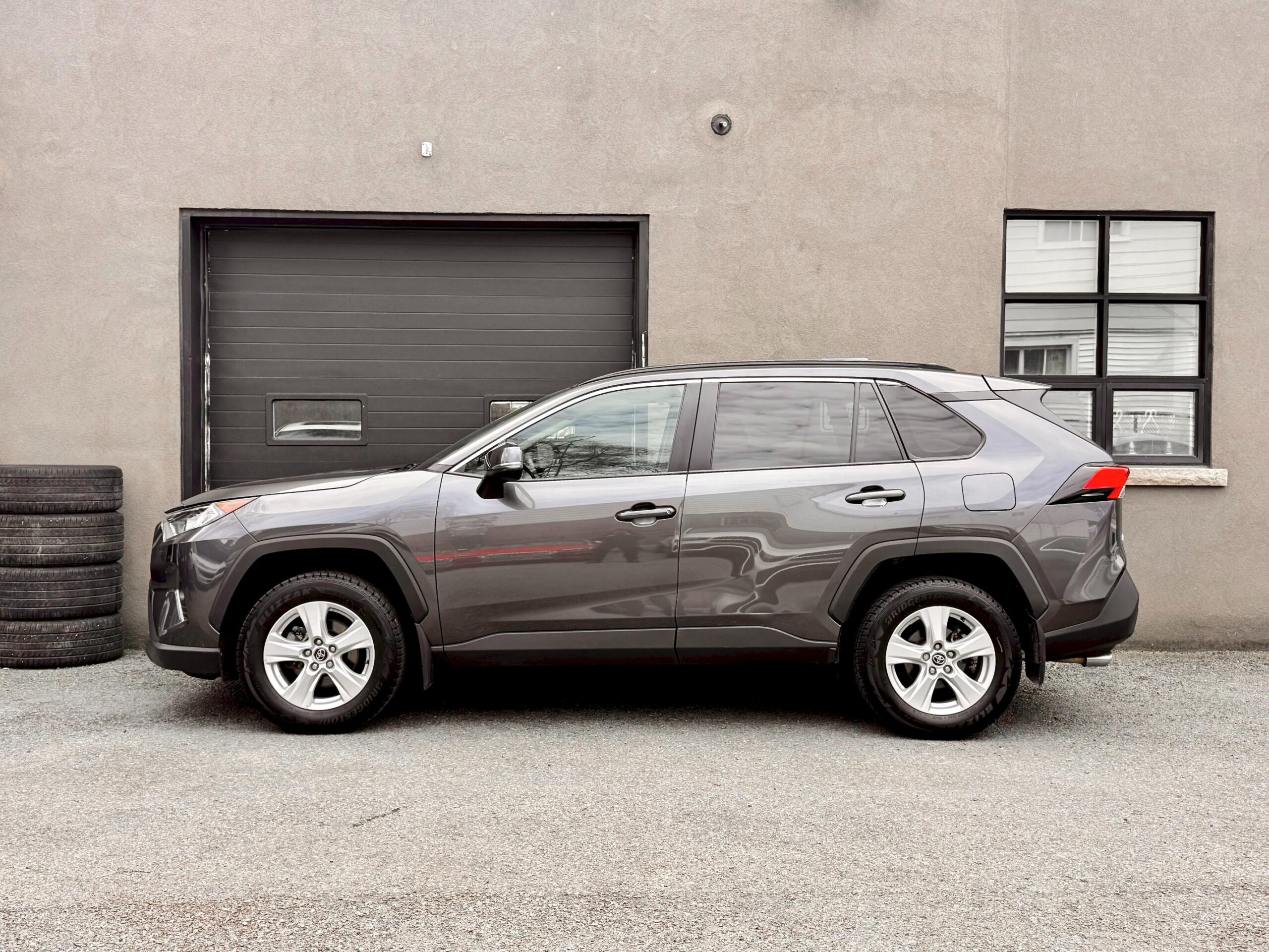 
								2020 Toyota RAV4 XLE AWD full									