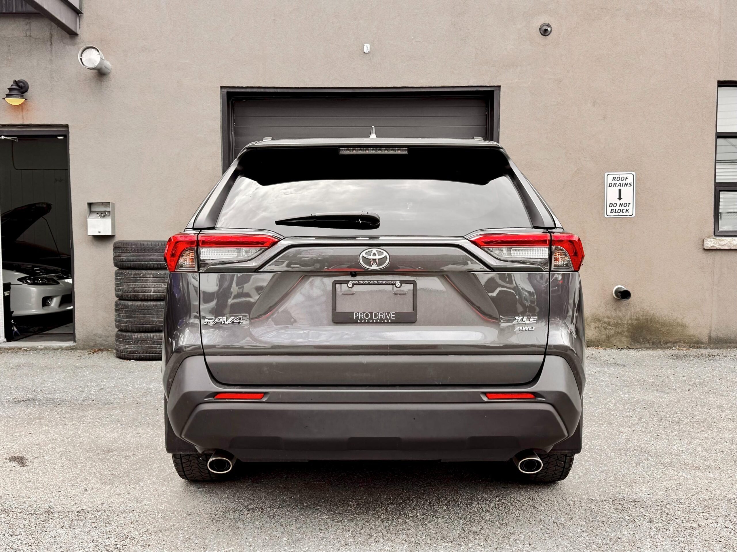 
								2020 Toyota RAV4 XLE AWD full									