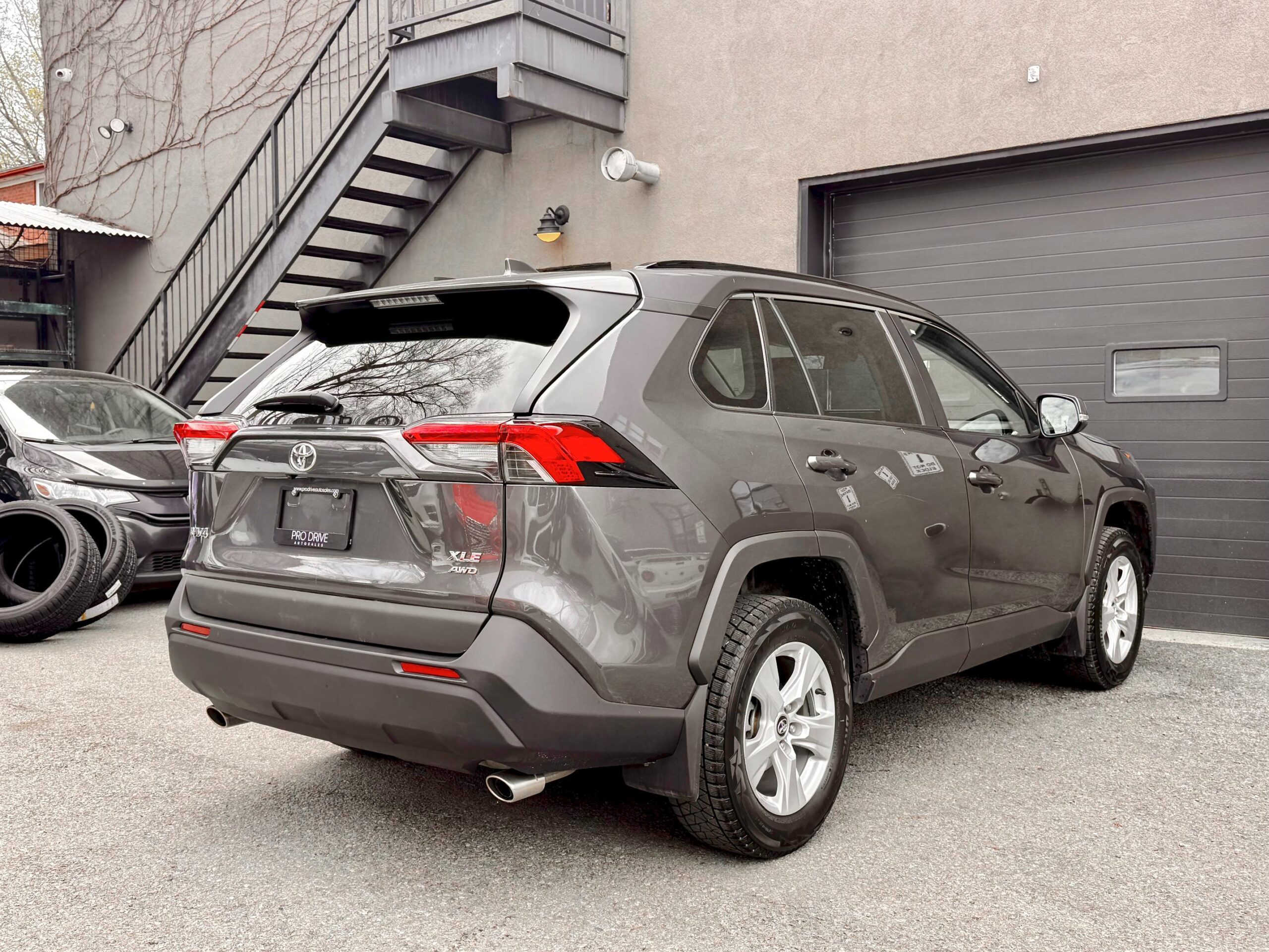 
								2020 Toyota RAV4 XLE AWD full									