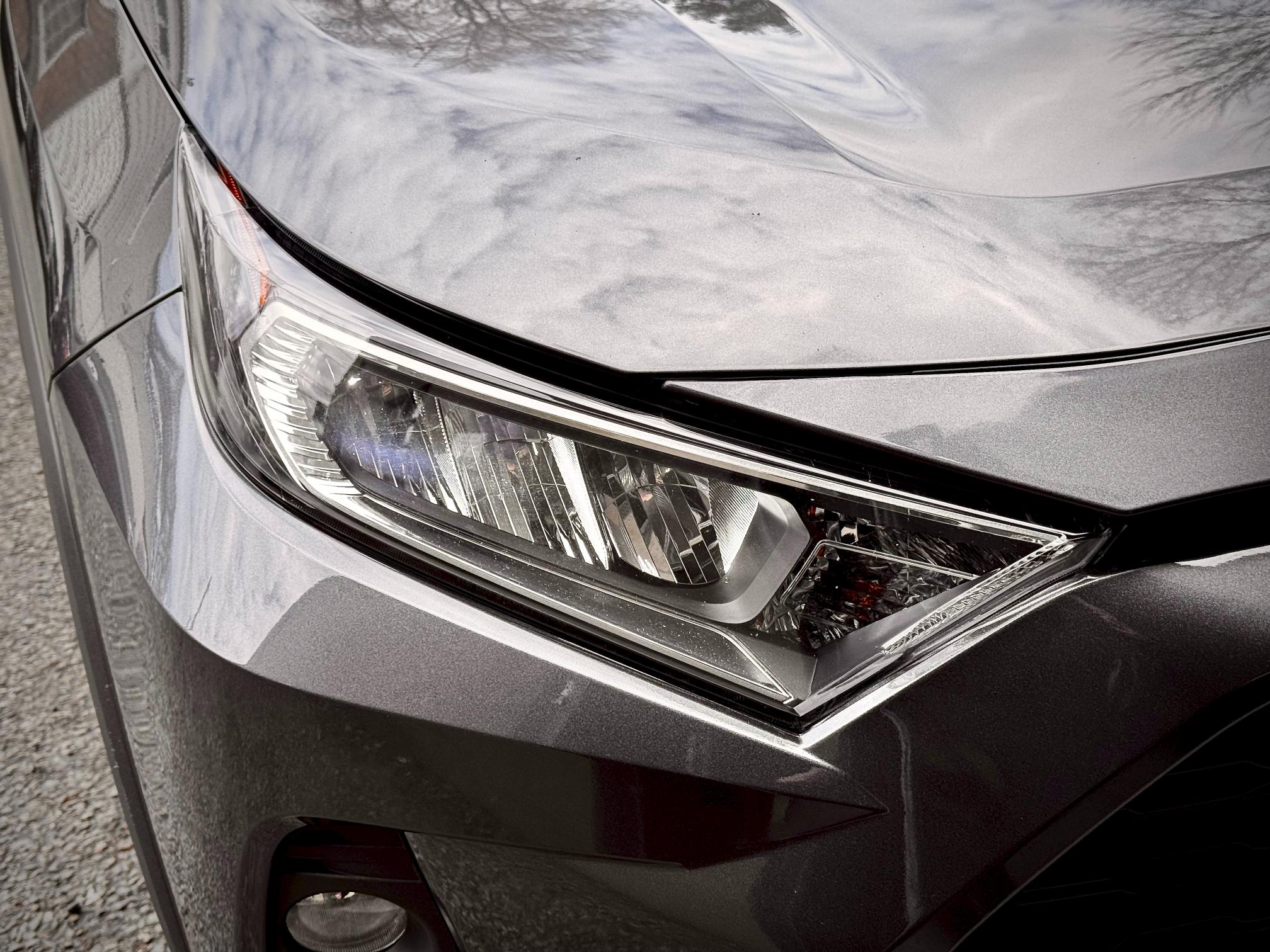 
								2020 Toyota RAV4 XLE AWD full									
