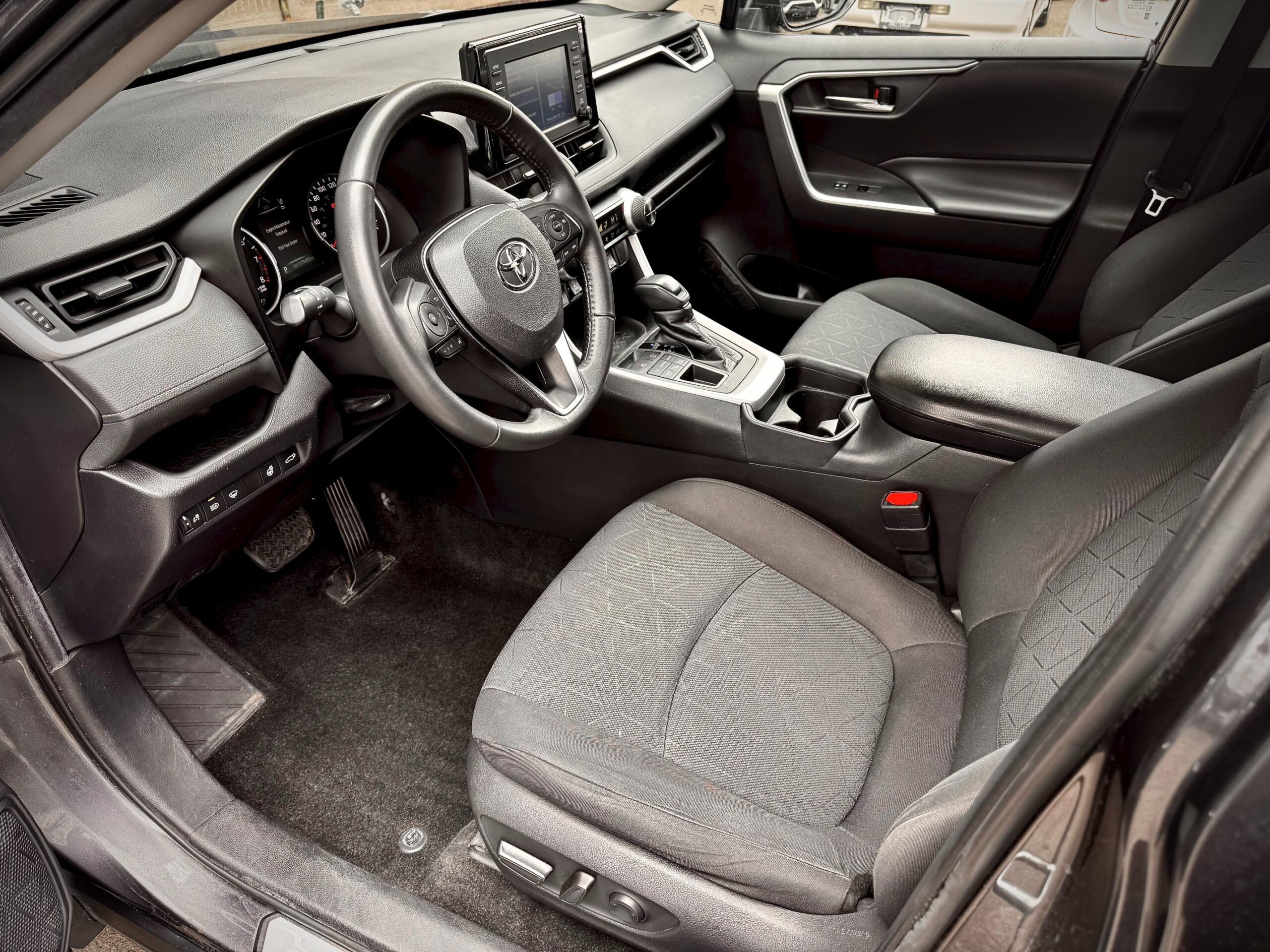 
								2020 Toyota RAV4 XLE AWD full									