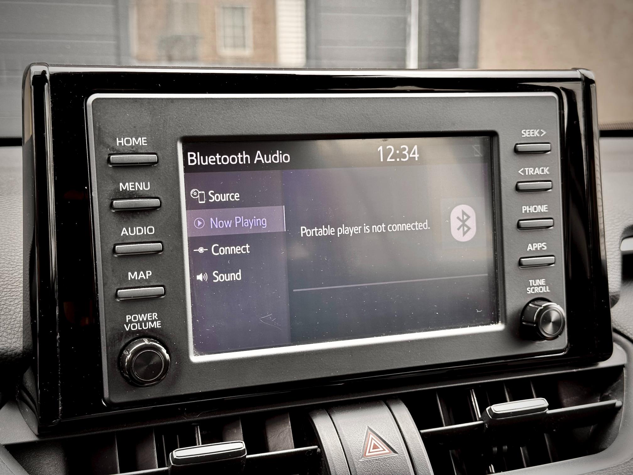 
								2020 Toyota RAV4 XLE AWD full									