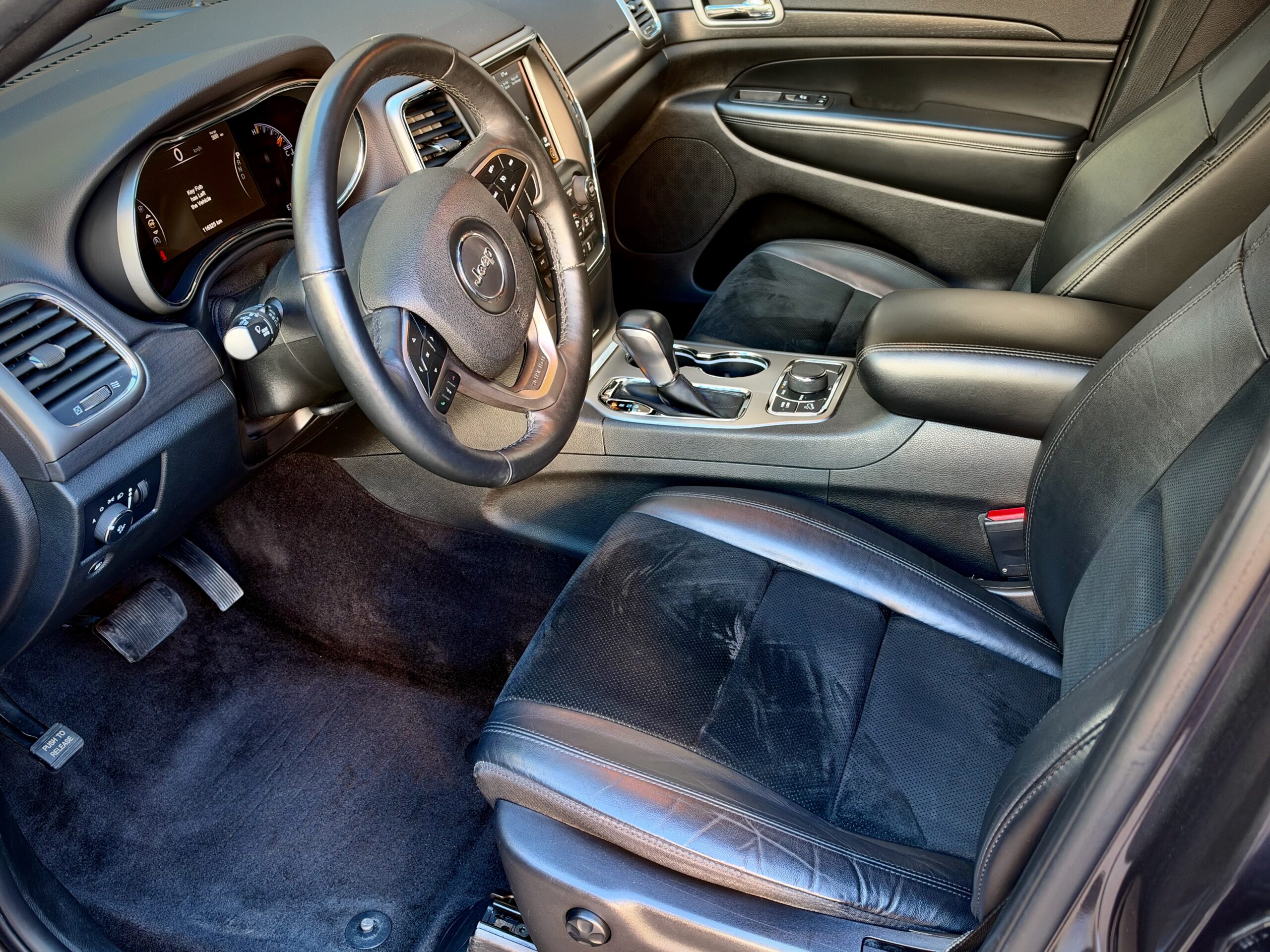 
								2018 Jeep Grand Cherokee Altitude full									