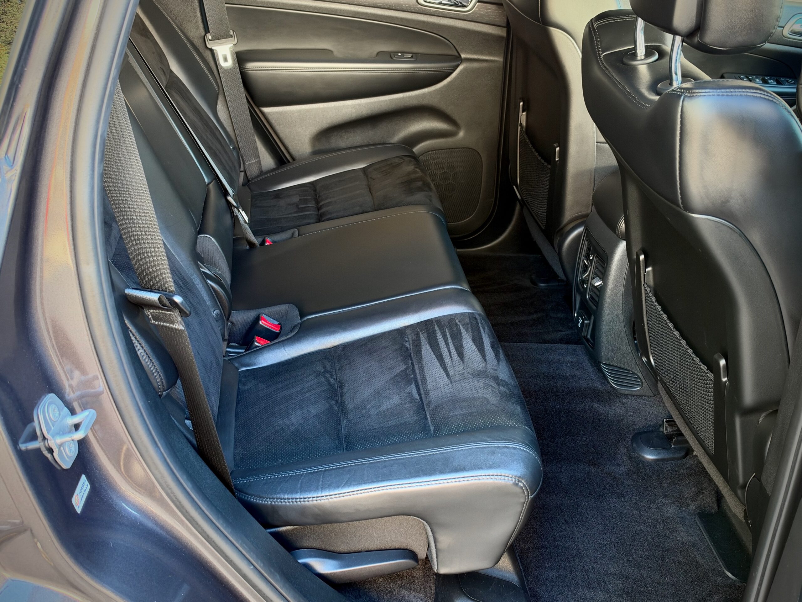 
								2018 Jeep Grand Cherokee Altitude full									